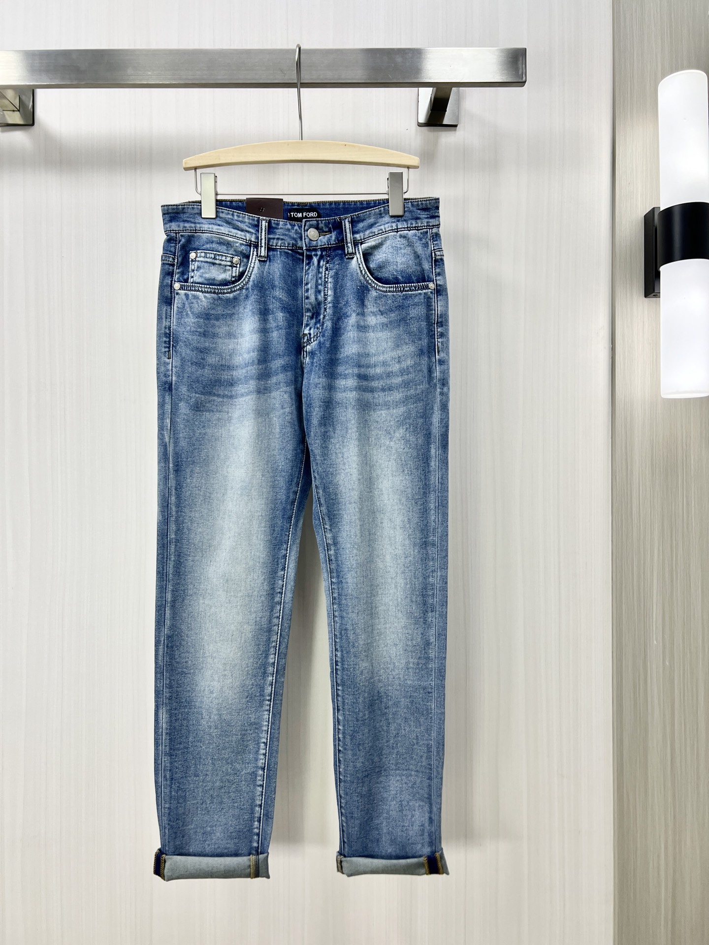 NO:134483,.TF 25ss new men's fashionable casual pants High-quality custom original fabrics, high-quality custom hardware accessories Special touch and super texture Comfortable and soft breathable Casual style wm Size 30-38,,tom ford,alexander wang19860909.TF 25ss新款男士时尚休闲裤 高品质定制原版面料、高品质定制五金配件 皮肤特别手感、超级质感 舒适柔软透气 休闲版型wm 尺码30-38,,tom ford,alexander wang,Men's clothing