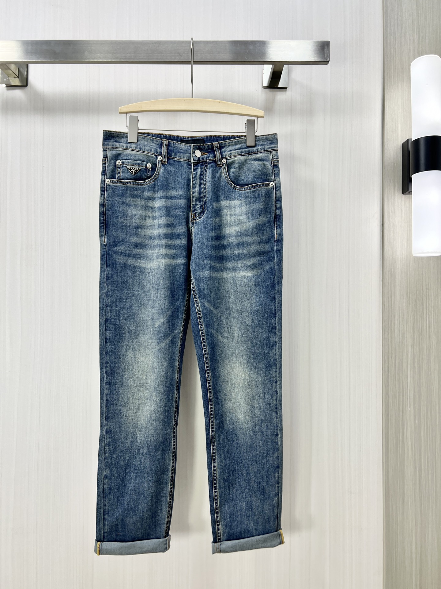 NO:134467,.PRADA Prada 25ss new men's fashionable casual pants High-quality custom original fabrics, high-quality custom hardware accessories Special touch and super texture Comfortable and soft breathable Casual style wm Size 30-38,,prada,prada,alexander wang19860909.PRADA 普拉达 25ss新款男士时尚休闲裤 高品质定制原版面料、高品质定制五金配件 皮肤特别手感、超级质感 舒适柔软透气 休闲版型wm 尺码30-38,,prada,prada,alexander wang,Men's clothing