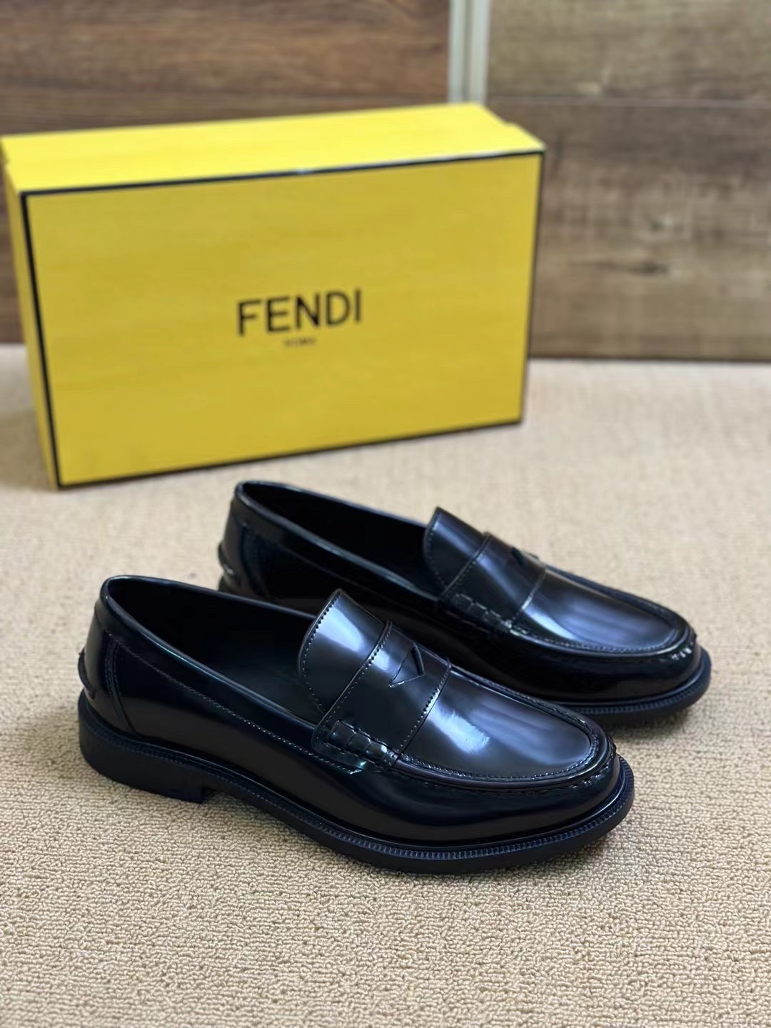 NO:352233,Fend*~High-end men's formal casual leather shoes, high-end and atmospheric, private mold-opening custom original brand hardware buckle decoration, calfskin breathable inner lining, original rubber outsole, top quality!  Size38-44 (45 customized), fendi, cowhide19860909Fend*～高端男士正装休闲皮鞋,高端大气,私家开模定制原版品牌五金扣装饰,小牛皮透气内里,原版橡胶大底,顶级品质！ Size38-44（45定做）,,fendi,cowhide,Men's shoes