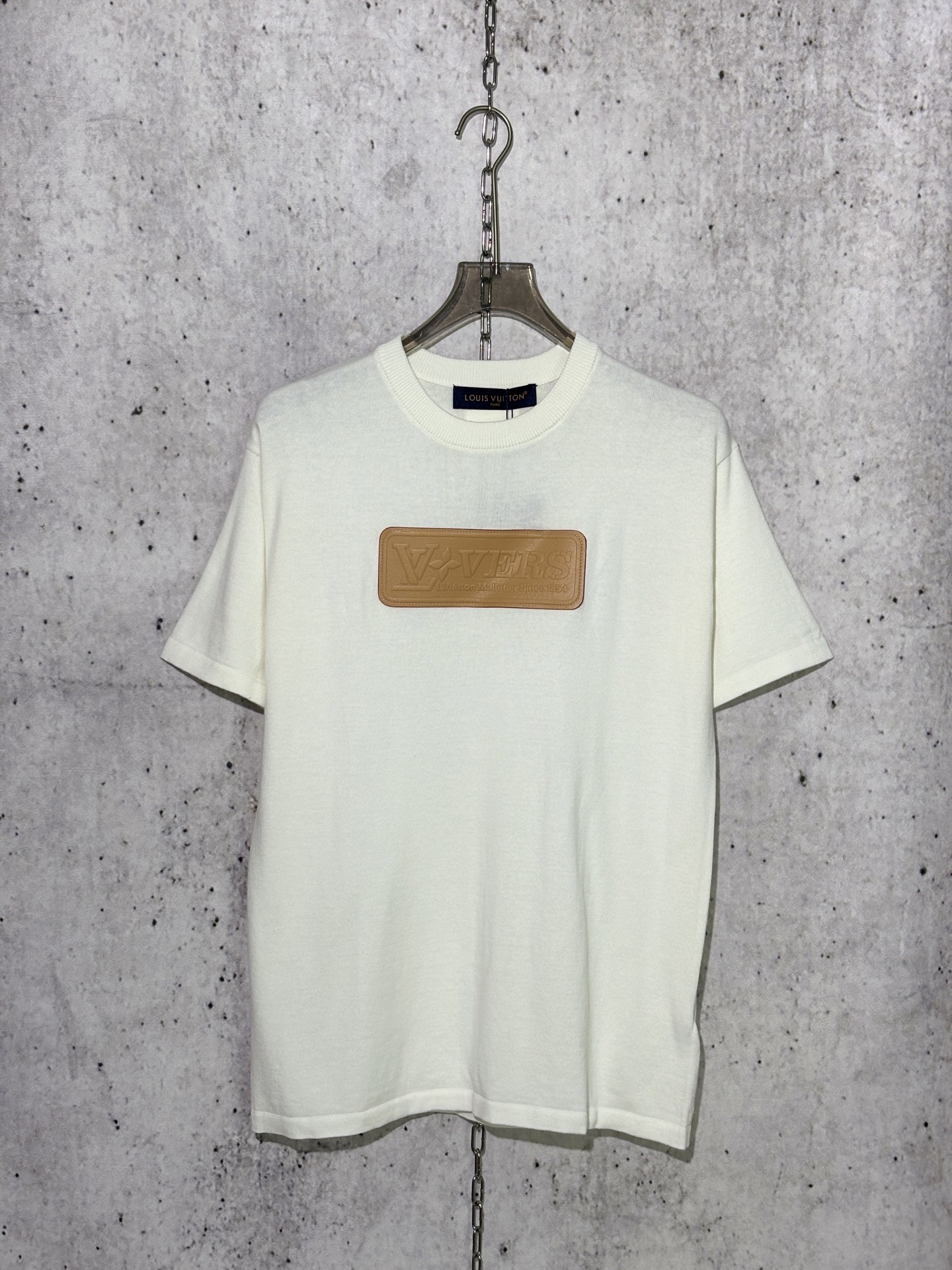 루이비통 2025SS 코튼 라운드넥 반팔 티셔츠 남녀공용 11608 Louis Vuitton T Shirt