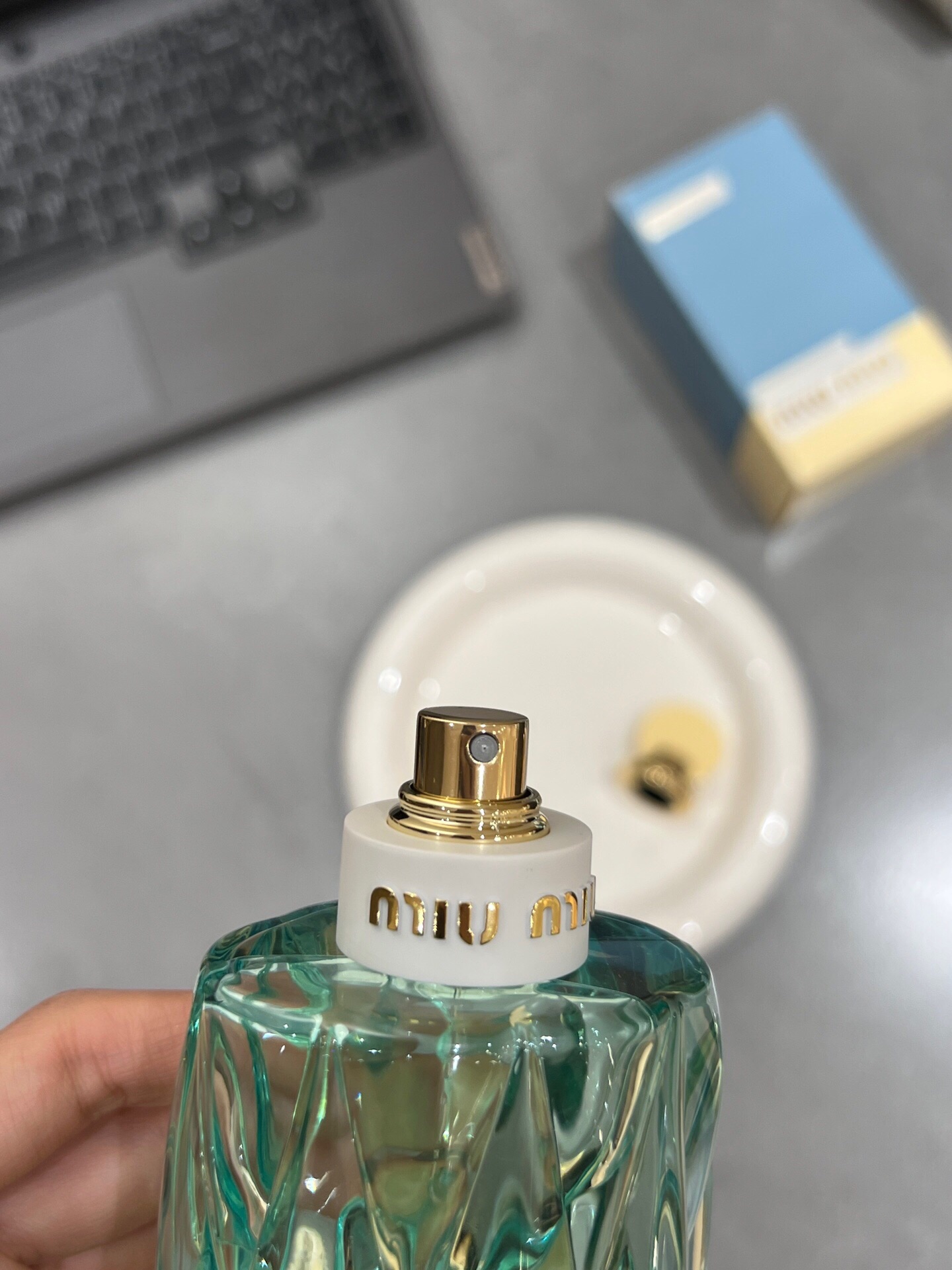 Fragrance Family:** Floral Green - Comprehensive 6