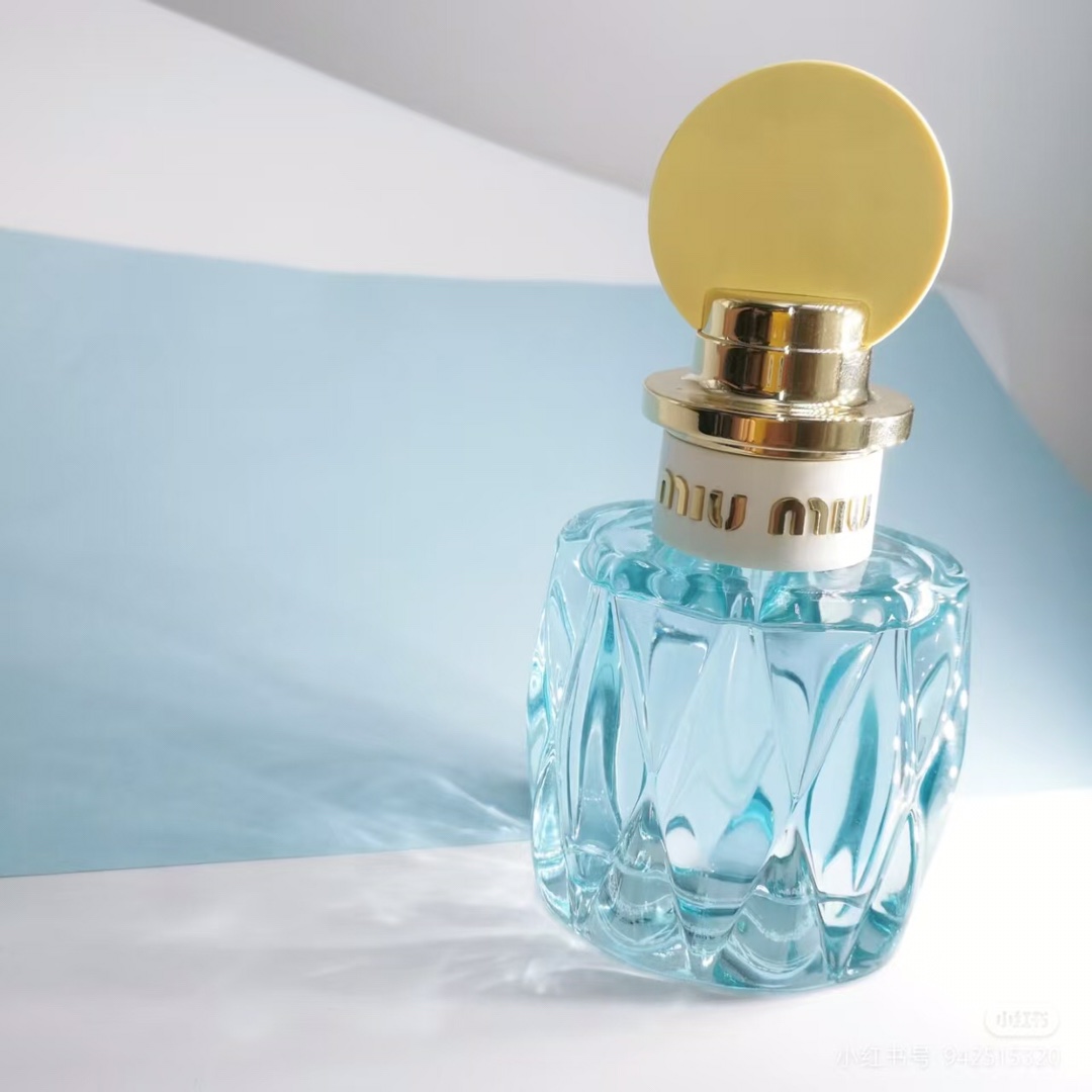 Fragrance Family:** Floral Green - Comprehensive 9