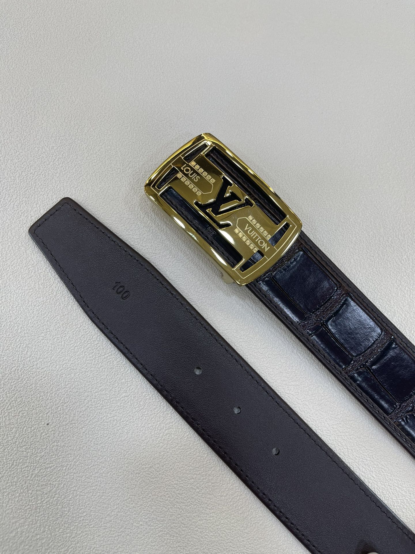 LV大板扣新款经典原单品质头层牛皮鳄鱼肚皮纹搭配原单精品钢扣精工制作细节看图实物拍摄高端奢华宽度4.0c