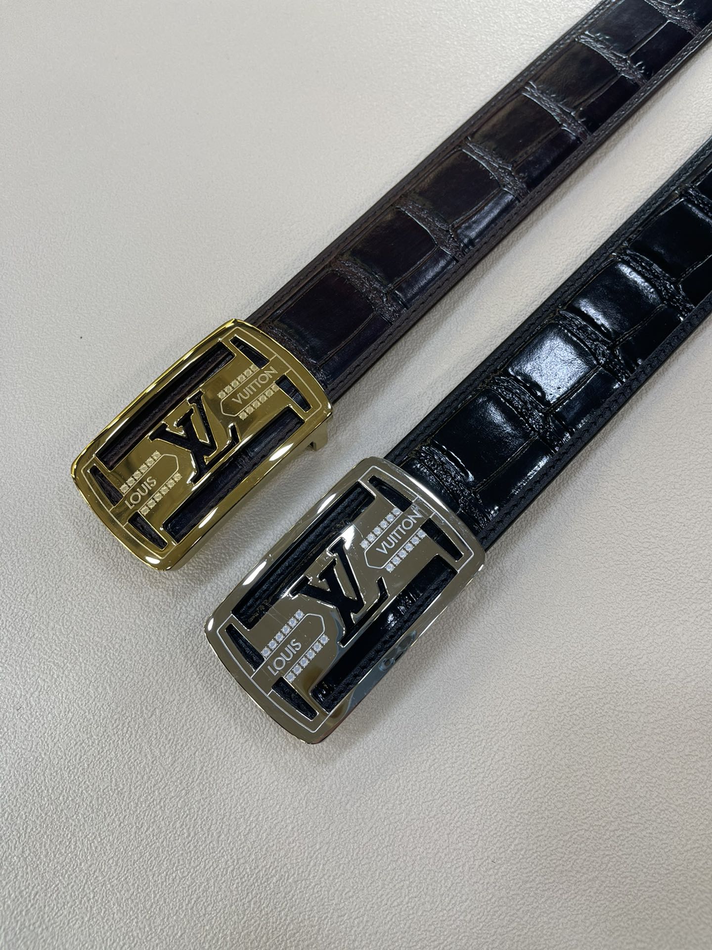 LV大板扣新款经典原单品质头层牛皮鳄鱼肚皮纹搭配原单精品钢扣精工制作细节看图实物拍摄高端奢华宽度4.0c