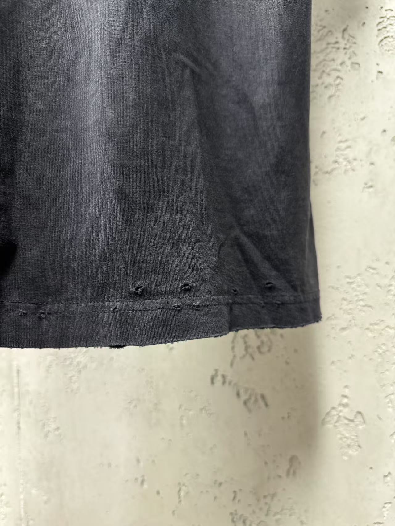 발렌시아가 남성 그래픽 반팔티 102953 이미지 5