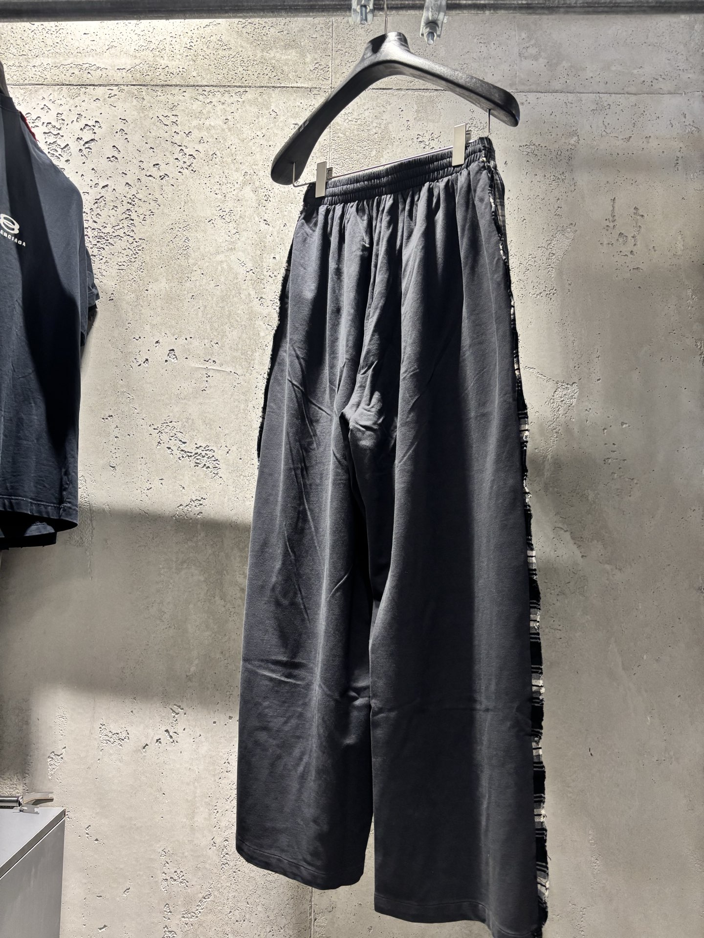 발렌시아가 남성 바지 102900 이미지 2