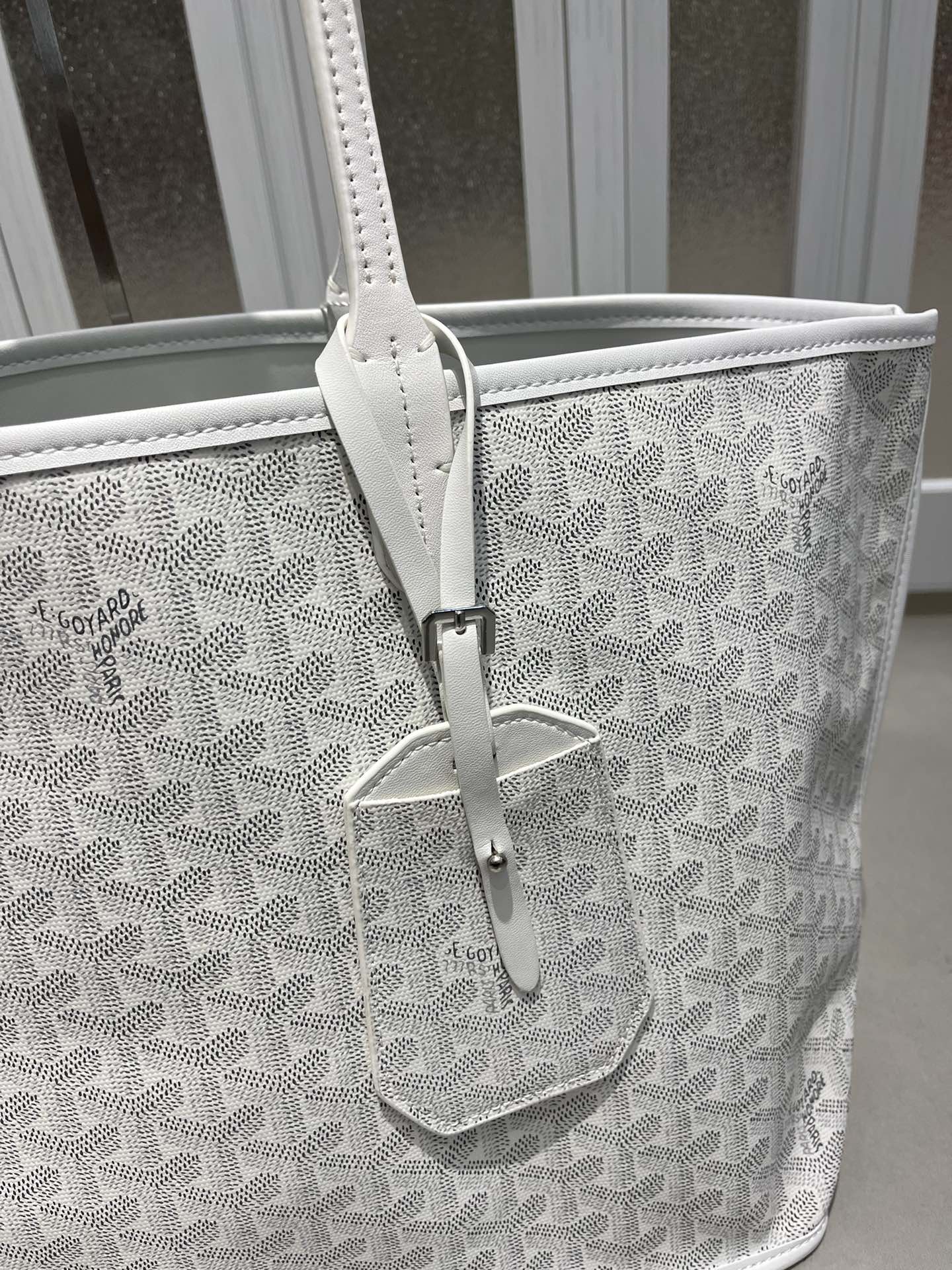 双面中号专柜对版升级版。❤️goyard（戈雅）经多次研究与改良，不断提升面料与皮质，全方位独家定制™️只为不断达到客户