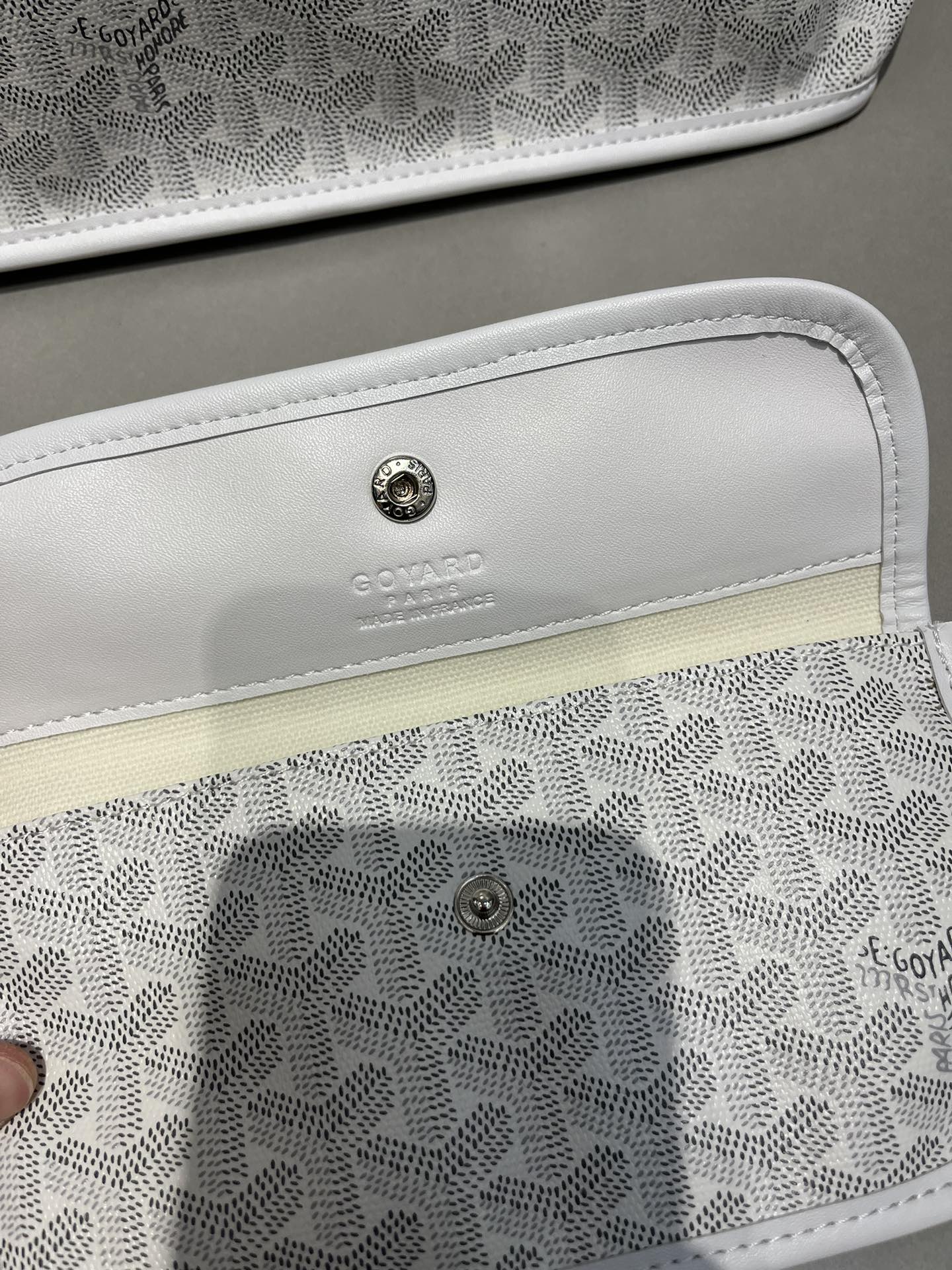 双面中号专柜对版升级版。❤️goyard（戈雅）经多次研究与改良，不断提升面料与皮质，全方位独家定制™️只为不断达到客户