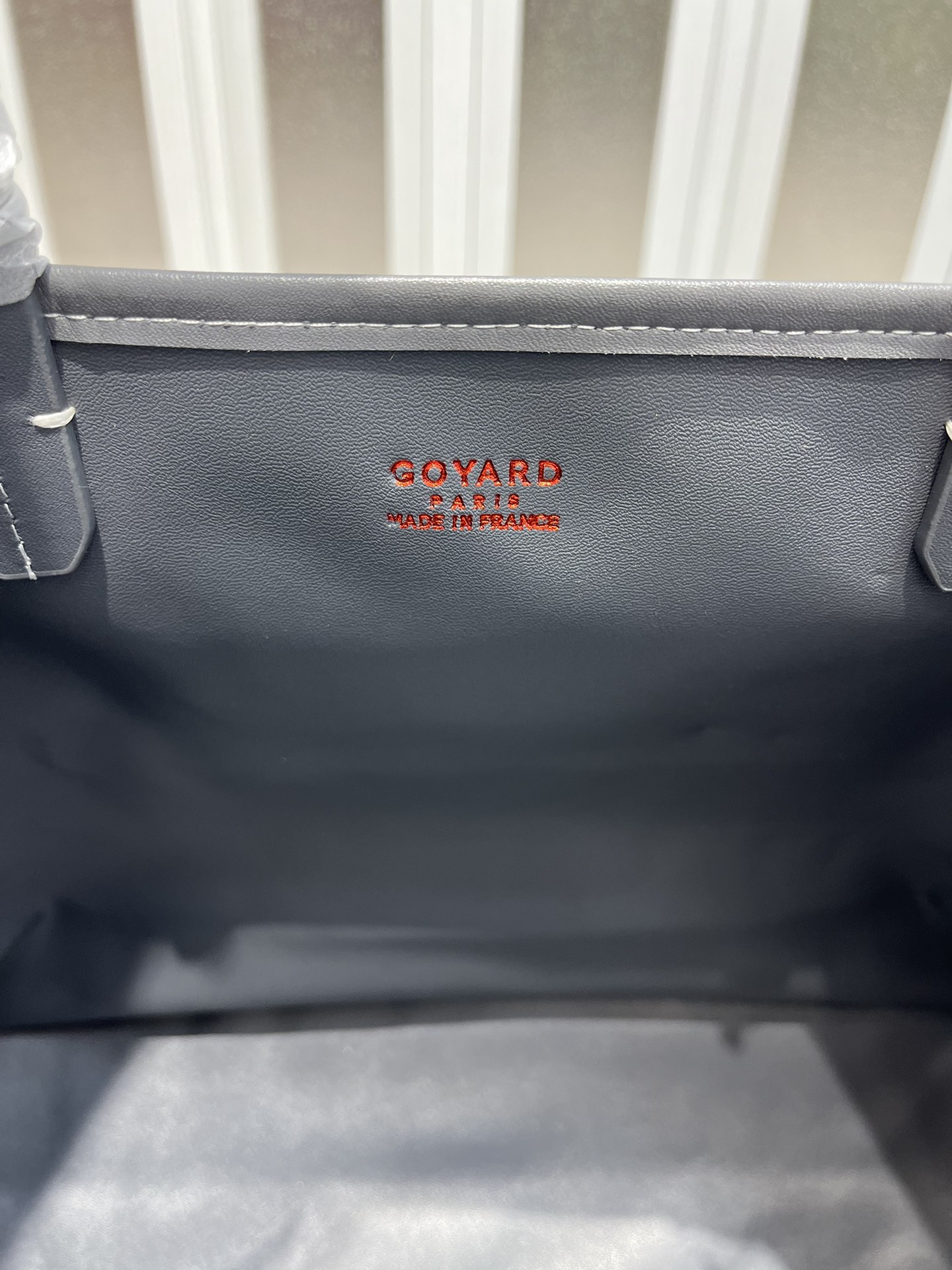 双面中号专柜对版升级版。❤️goyard(戈雅)经多次研究与改良,不断提升面料与皮质,全方位独家定制™️只为不断达到客户 双面中号专柜对版升级版。❤️goyard(戈雅)经多次研究与改良,不断提升面料与皮质,全方位独家定制™️只为不断达到客户