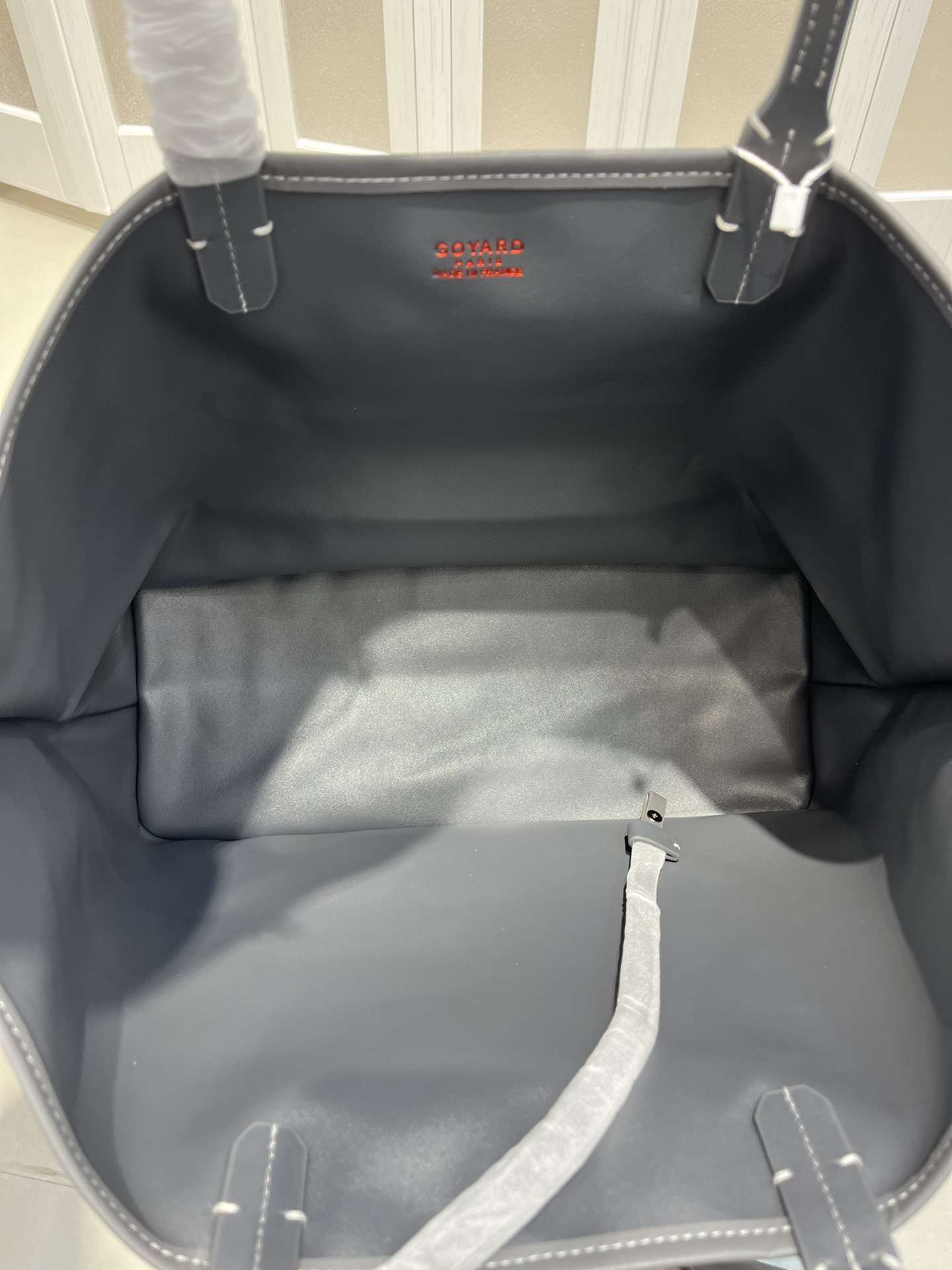 双面中号专柜对版升级版。❤️goyard(戈雅)经多次研究与改良,不断提升面料与皮质,全方位独家定制™️只为不断达到客户 双面中号专柜对版升级版。❤️goyard(戈雅)经多次研究与改良,不断提升面料与皮质,全方位独家定制™️只为不断达到客户
