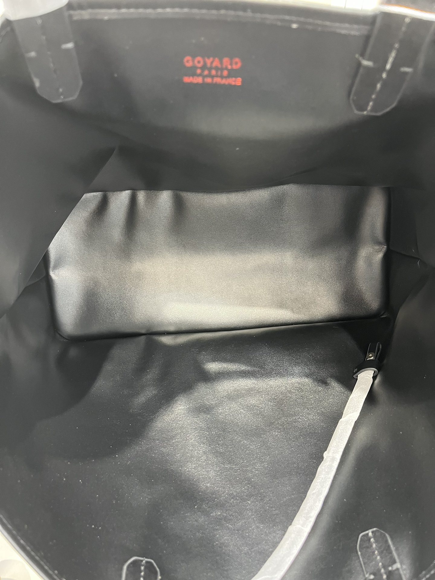双面中号专柜对版升级版。❤️goyard(戈雅)经多次研究与改良,不断提升面料与皮质,全方位独家定制™️只为不断达到客户 双面中号专柜对版升级版。❤️goyard(戈雅)经多次研究与改良,不断提升面料与皮质,全方位独家定制™️只为不断达到客户