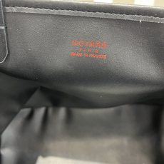 双面中号专柜对版升级版。❤️goyard(戈雅)经多次研究与改良,不断提升面料与皮质,全方位独家定制™️只为不断达到客户 双面中号专柜对版升级版。❤️goyard(戈雅)经多次研究与改良,不断提升面料与皮质,全方位独家定制™️只为不断达到客户
