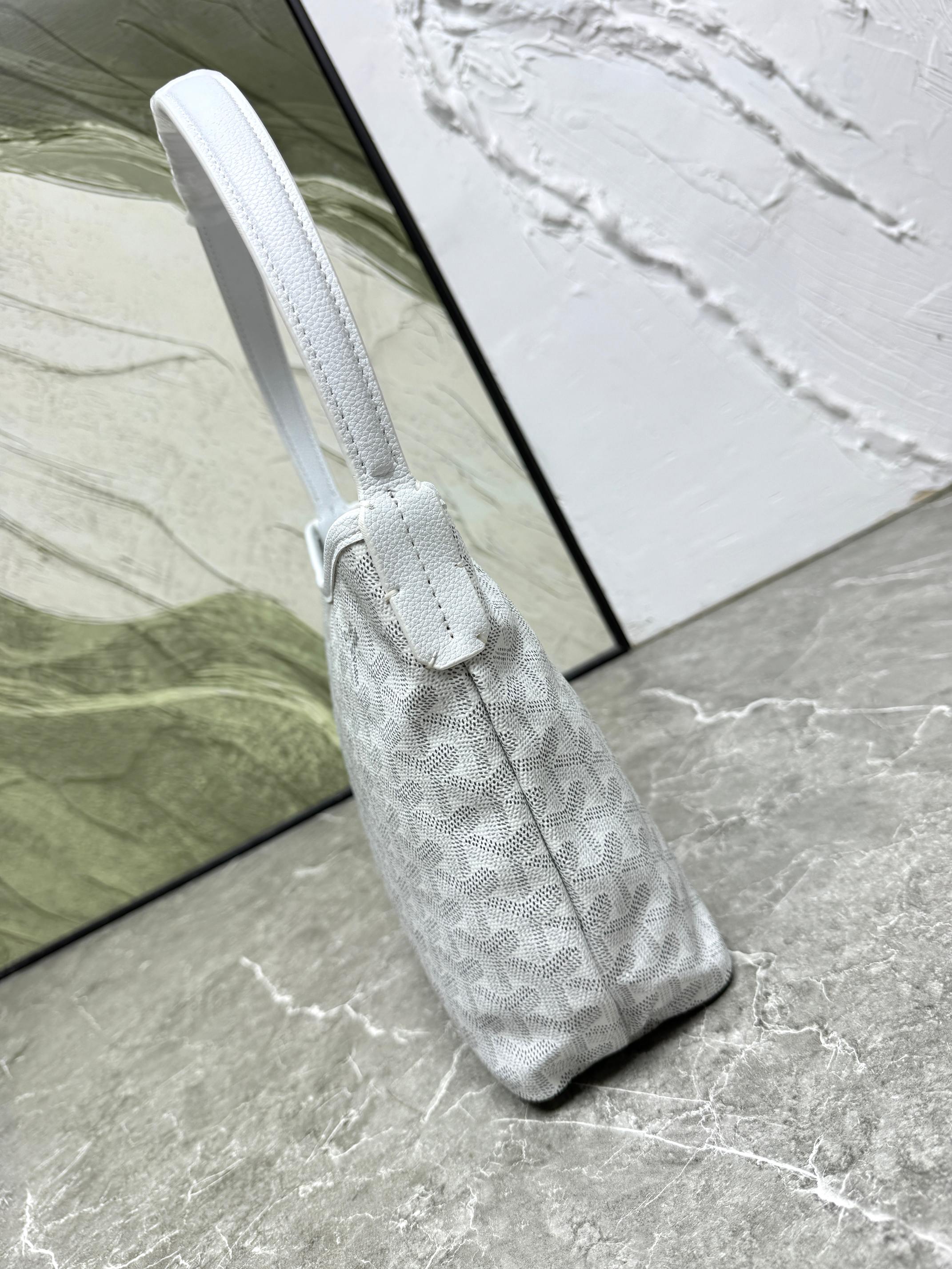 荔枝纹~荔枝纹 戈雅❤️ hobo腋下包 mini号22cm 棉麻内里 托特包型可以日常休闲 又可以很通勤!单肩带让整个 荔枝纹~荔枝纹 戈雅❤️ hobo腋下包 mini号22cm 棉麻内里 托特包型可以日常休闲 又可以很通勤!单肩带让整个
