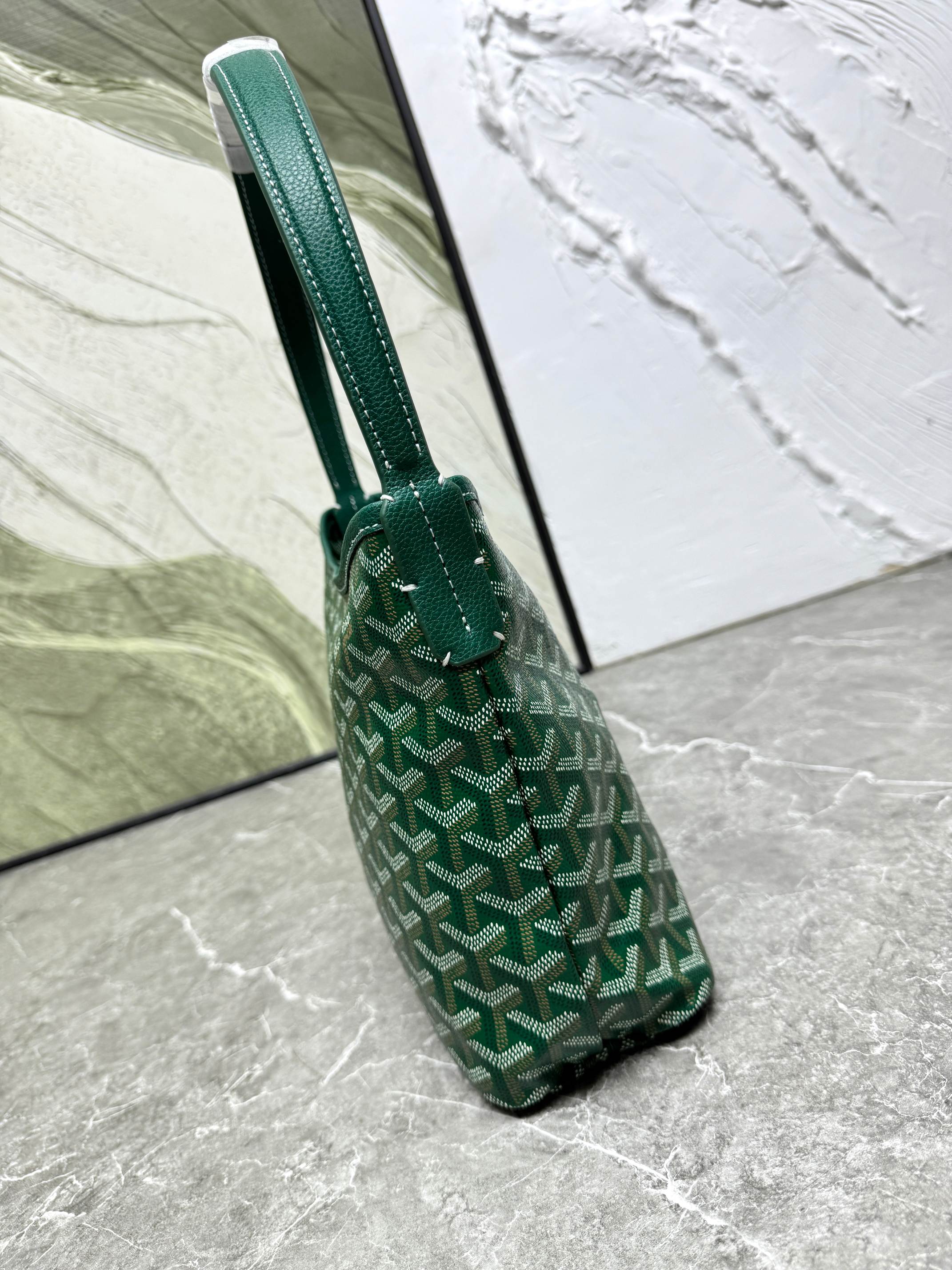 荔枝纹~荔枝纹 戈雅❤️ hobo腋下包 mini号22cm 棉麻内里 托特包型可以日常休闲 又可以很通勤!单肩带让整个 荔枝纹~荔枝纹 戈雅❤️ hobo腋下包 mini号22cm 棉麻内里 托特包型可以日常休闲 又可以很通勤!单肩带让整个