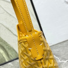 荔枝纹~荔枝纹 戈雅❤️ hobo腋下包 mini号22cm 棉麻内里 托特包型可以日常休闲 又可以很通勤!单肩带让整个 荔枝纹~荔枝纹 戈雅❤️ hobo腋下包 mini号22cm 棉麻内里 托特包型可以日常休闲 又可以很通勤!单肩带让整个