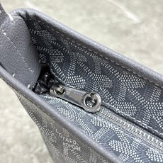荔枝纹~荔枝纹 戈雅❤️ hobo腋下包 mini号22cm 棉麻内里 托特包型可以日常休闲 又可以很通勤!单肩带让整个 荔枝纹~荔枝纹 戈雅❤️ hobo腋下包 mini号22cm 棉麻内里 托特包型可以日常休闲 又可以很通勤!单肩带让整个