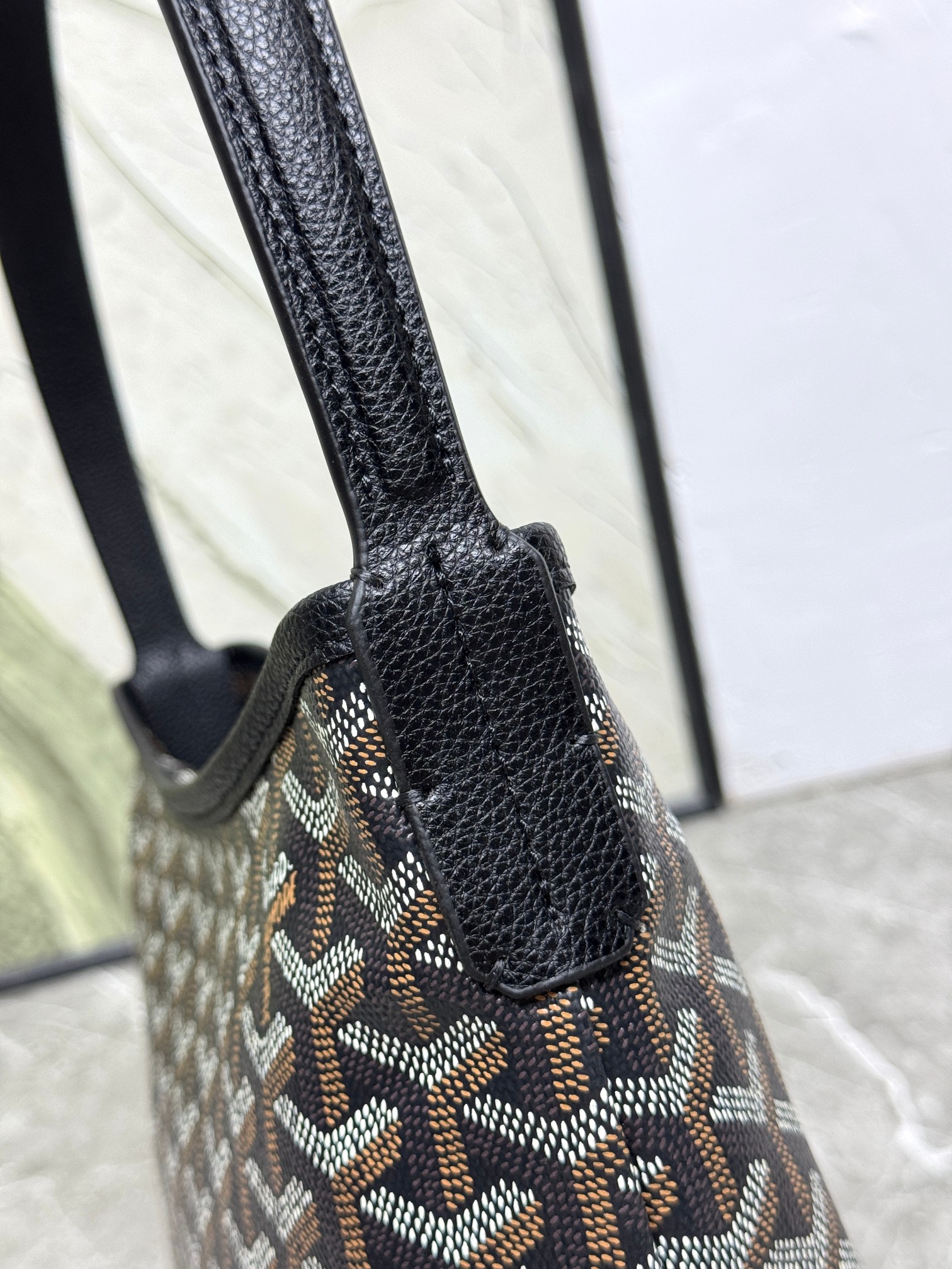 荔枝纹~荔枝纹 戈雅❤️ hobo腋下包 mini号22cm 棉麻内里 托特包型可以日常休闲 又可以很通勤!单肩带让整个 荔枝纹~荔枝纹 戈雅❤️ hobo腋下包 mini号22cm 棉麻内里 托特包型可以日常休闲 又可以很通勤!单肩带让整个