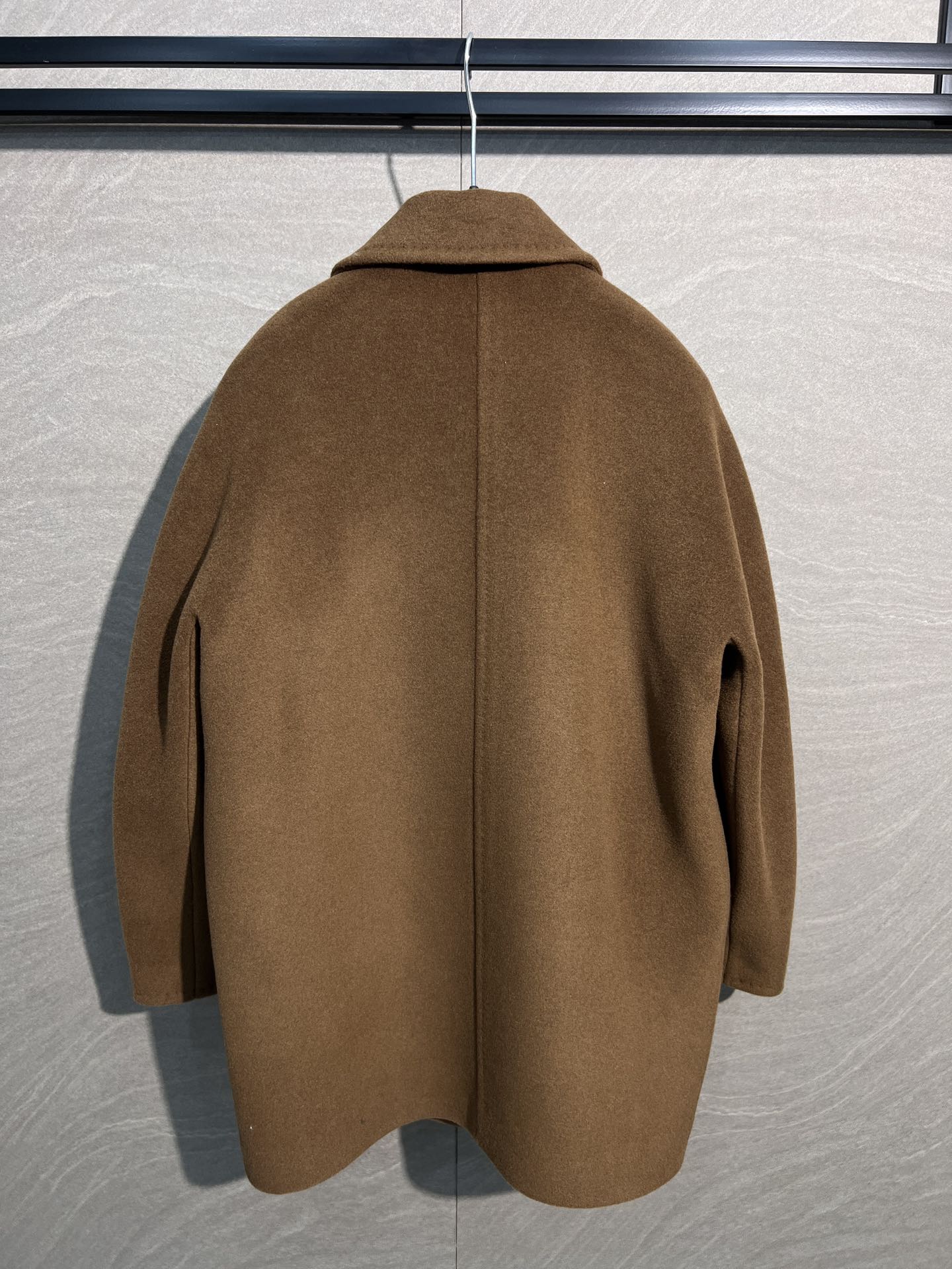 Max Guinea Wool-Cashmere Blend Short Coat - Classic Double-Breasted Design 7 i1728650319 2418 1