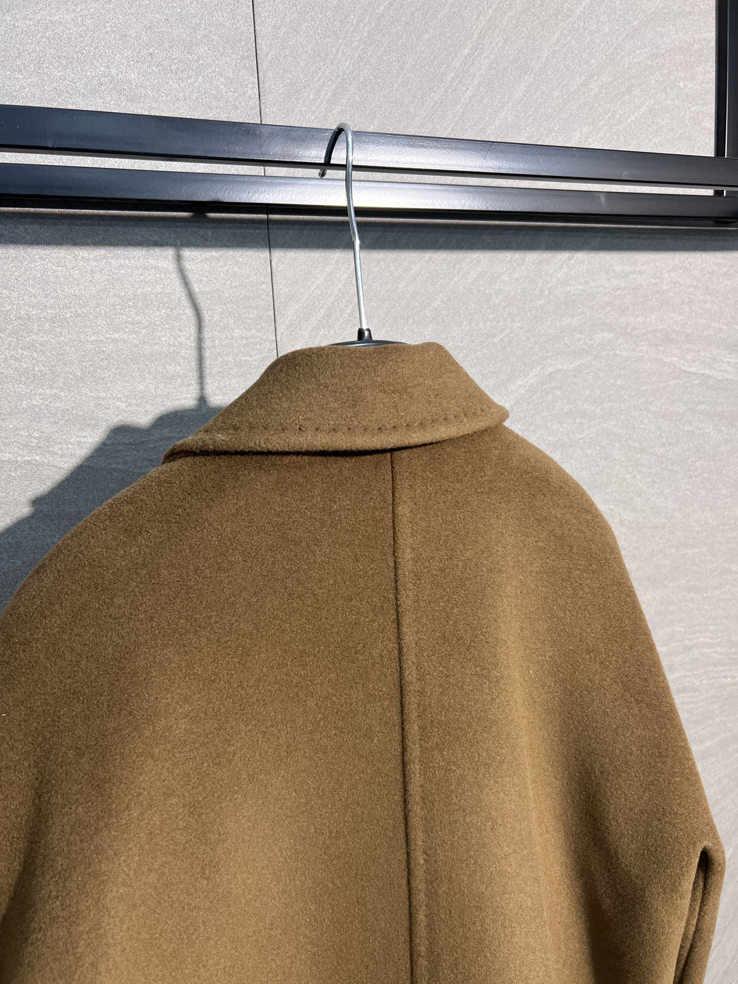 Max Guinea Wool-Cashmere Blend Short Coat - Classic Double-Breasted Design 6 i1728650319 3365 4