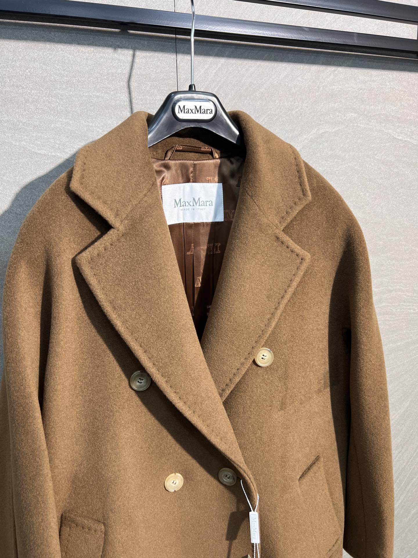 Max Guinea Wool-Cashmere Blend Short Coat - Classic Double-Breasted Design 3 i1728650320 9277 5