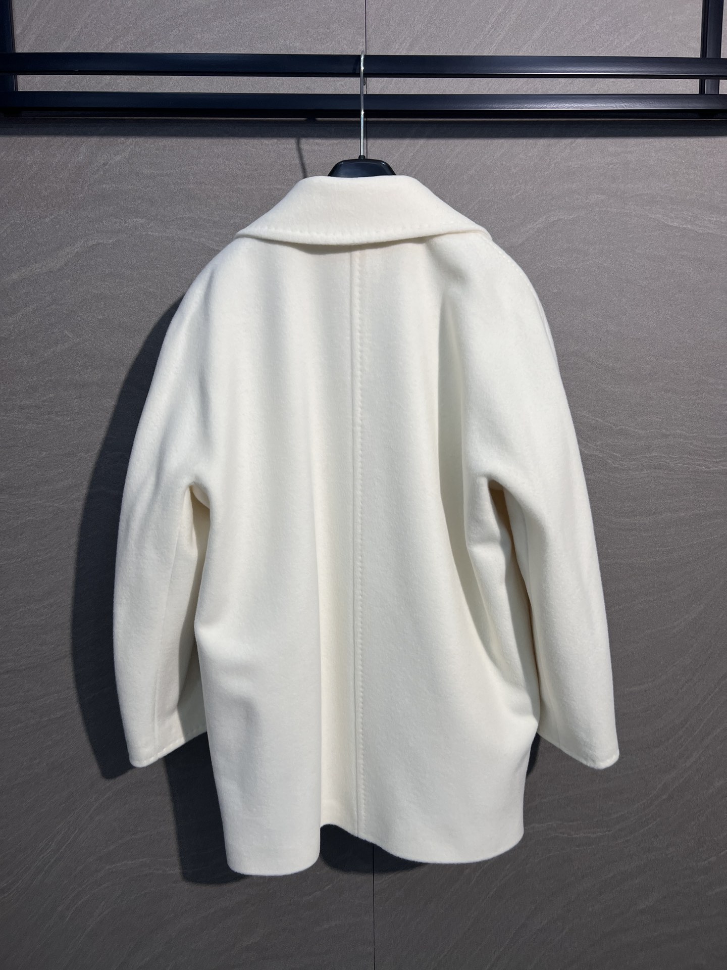 Guinea Wool Blend Short Coat - Classic Double-Breasted Design, Soft & Comfortable 5 i1728650829 132 0