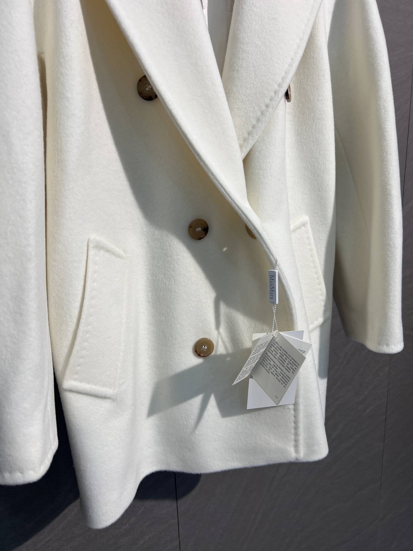 Guinea Wool Blend Short Coat - Classic Double-Breasted Design, Soft & Comfortable 4 i1728650829 4655 1