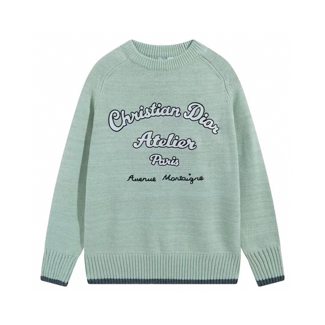 El nuevo jersey de cuello redondo con letras bordadas de Dior CD está confeccionado cuidadosamente con tejidos de punto…