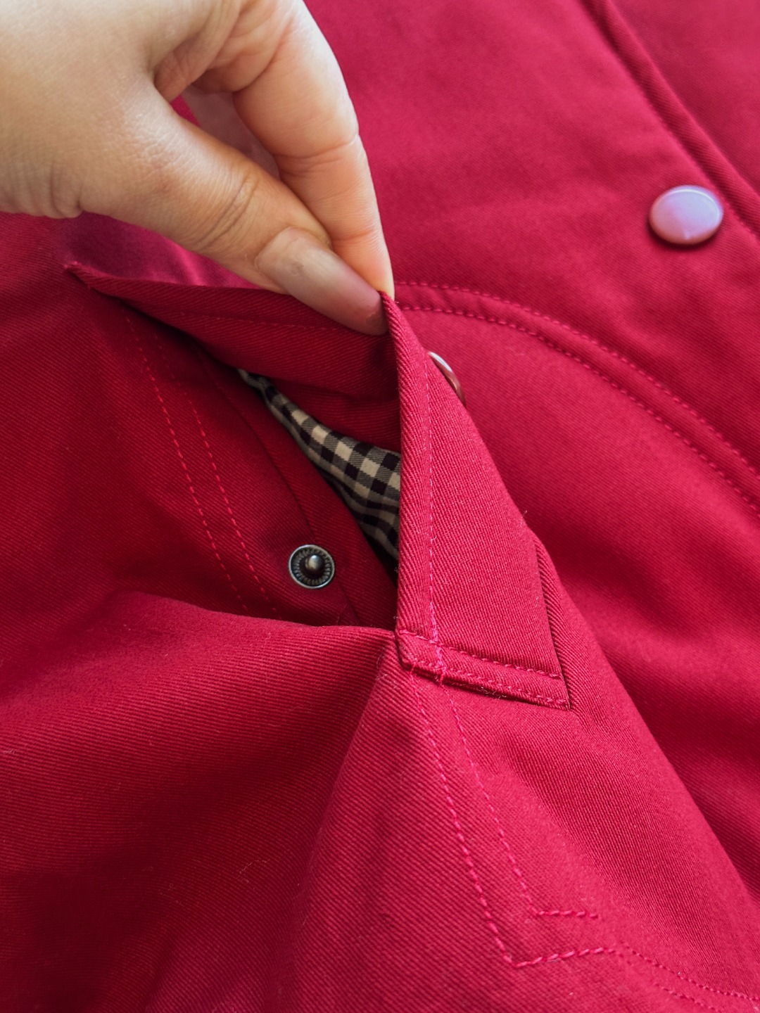 Cleverly paired with black corduroy material at the collar, creating a - Lifestyle 5