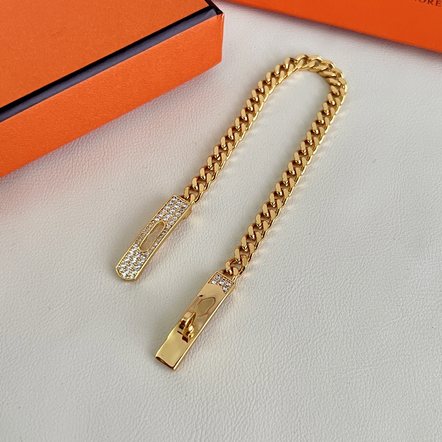 Hermès Hermes 爱马仕 Kelly Clochette 手链 一致黄铜材质 厚金电镀 多重造型随意穿搭