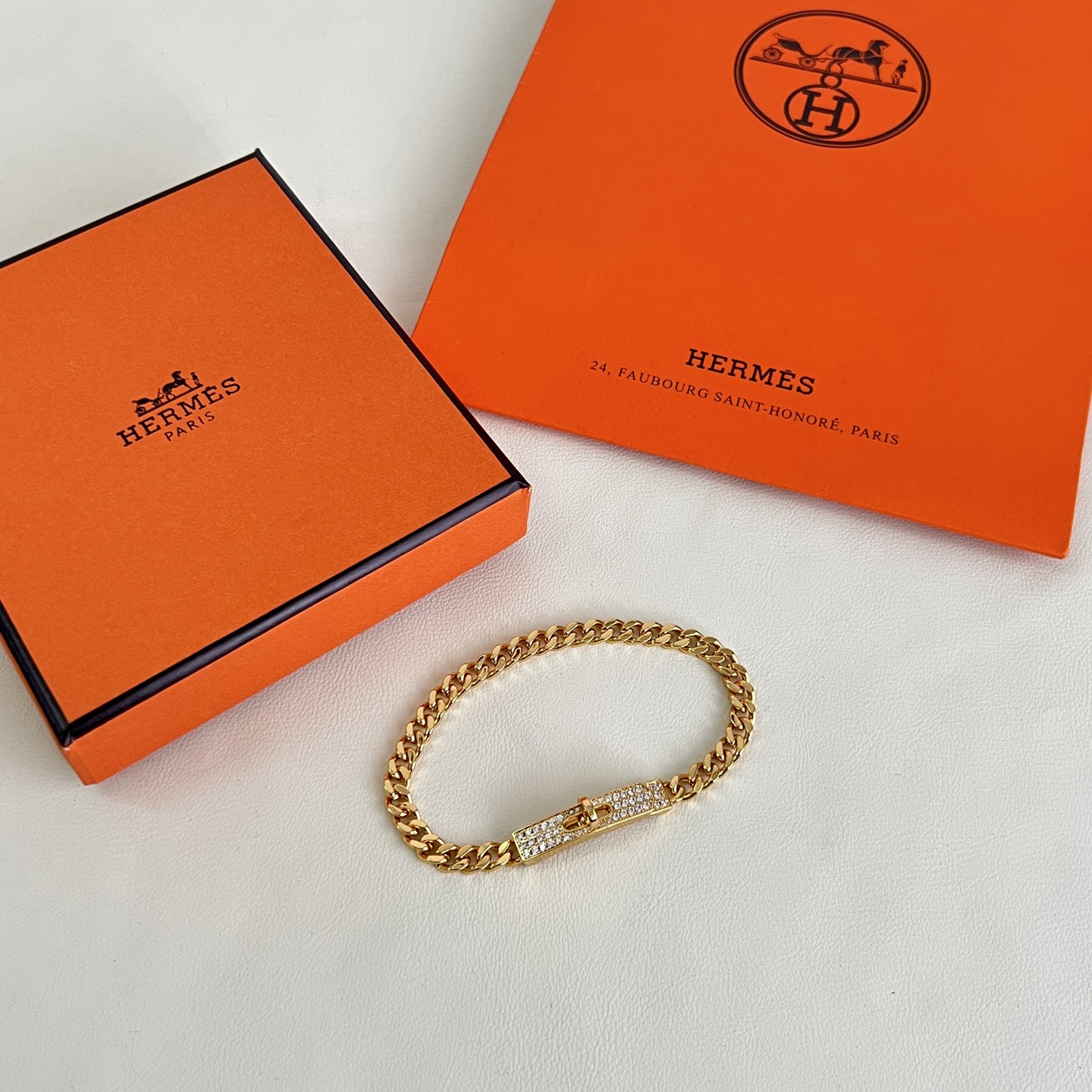 Hermès Hermes 爱马仕 Kelly Clochette 手链 一致黄铜材质 厚金电镀 多重造型随意穿搭