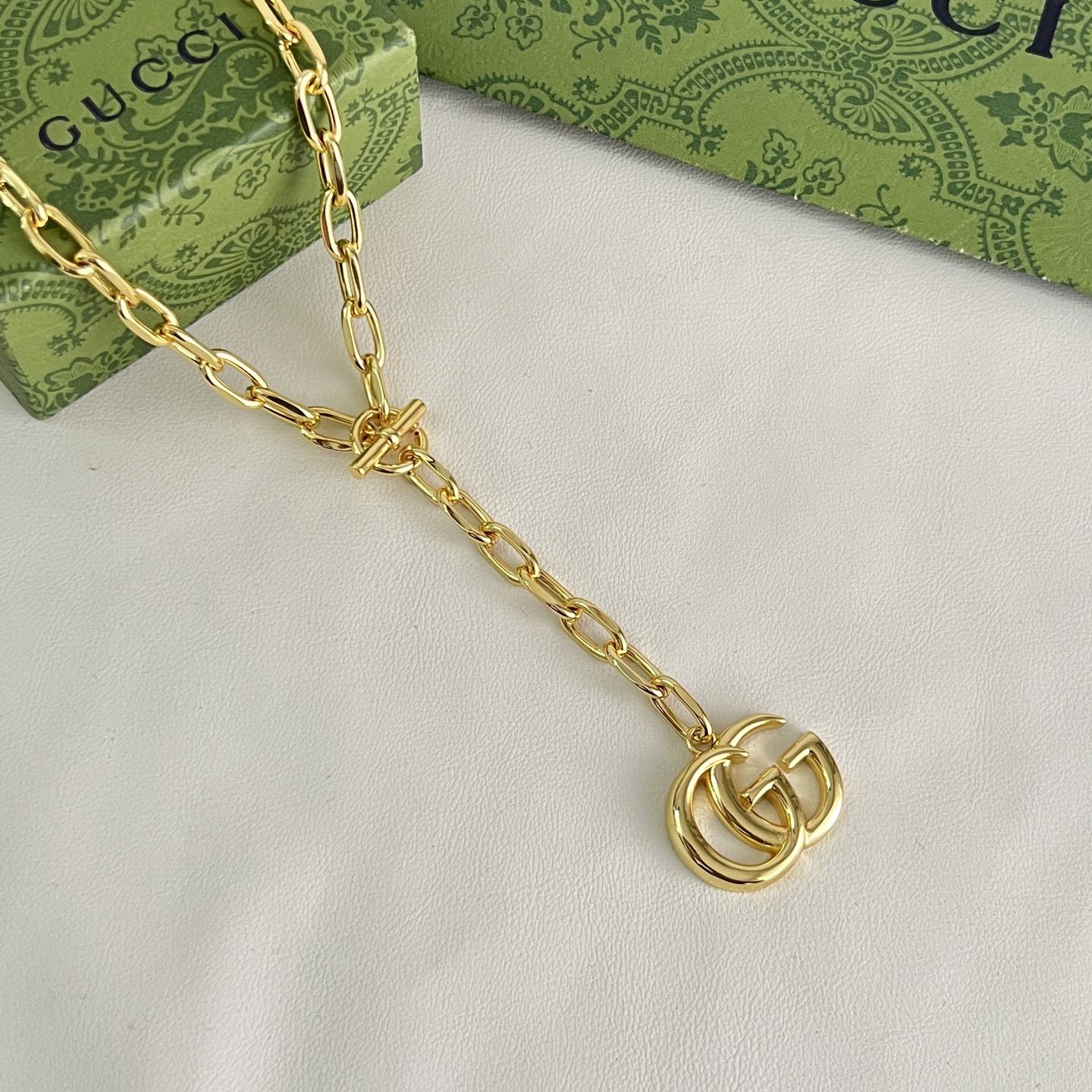 Gucci Gucci 项链，明亮式切割工艺使表面抛光非常靓丽360度绚丽夺目 方方面面都很到位整体设计简约