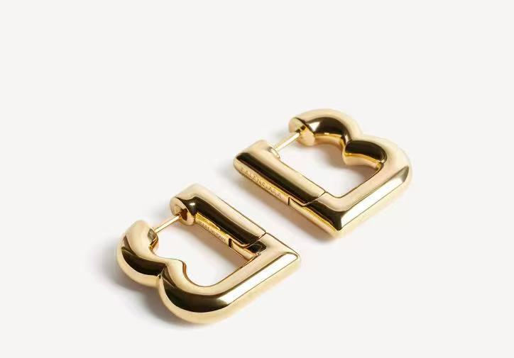 Balenciaga 巴黎世家 Balenciaga 耳环 简单大方 金质感饱满 ，搭配衣服超
