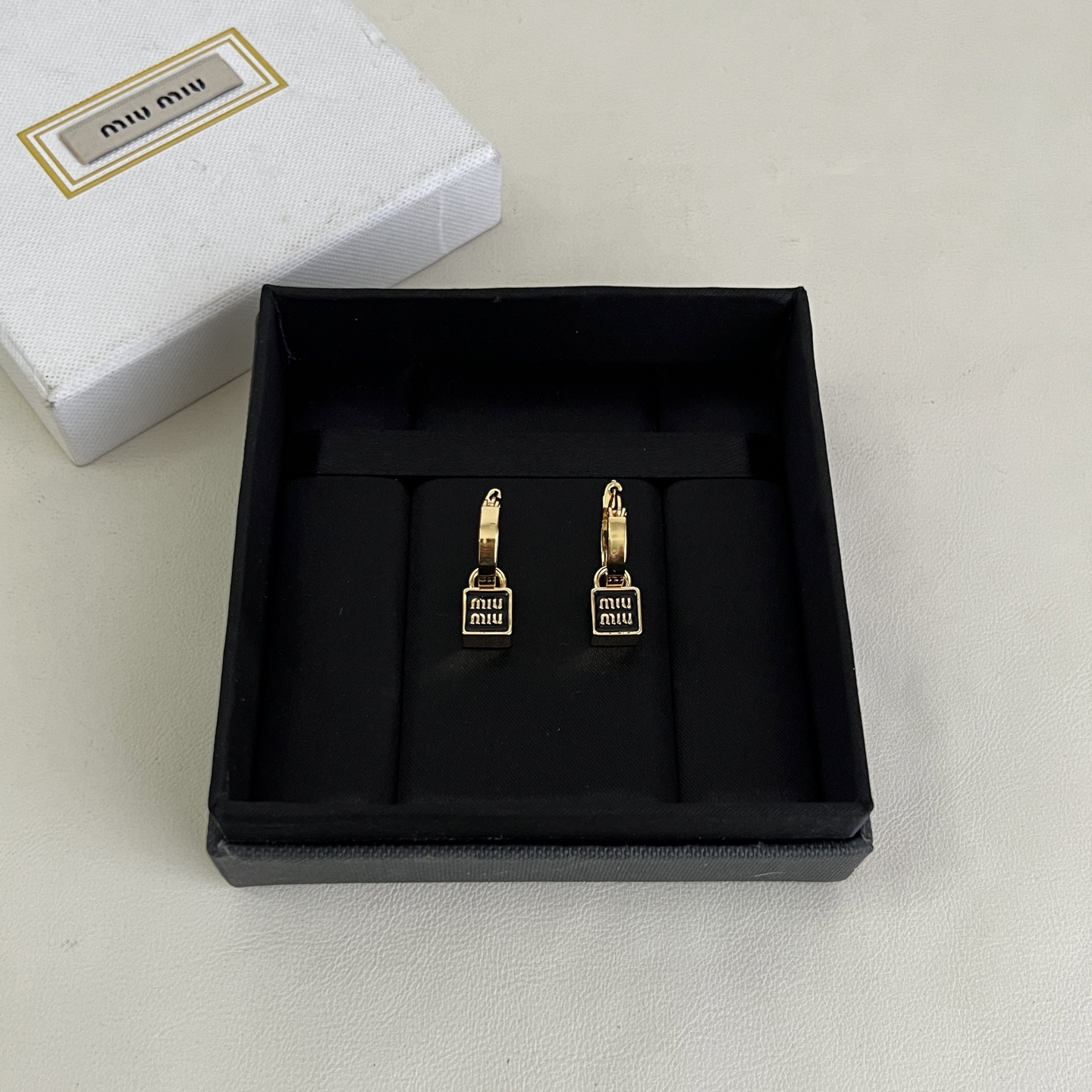 미우미우 귀걸이 60981 Miu Miu Earrings
