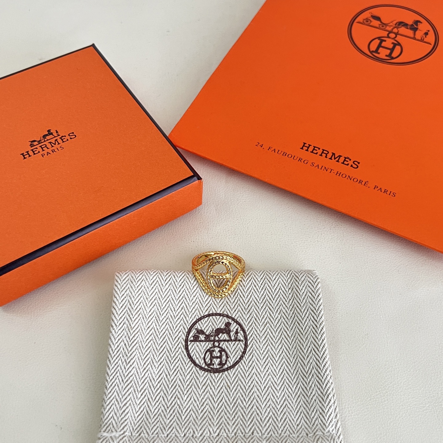 Hermes Chaine d Ancre Danae ring Gold-tone metal Silver-tone metal Medium