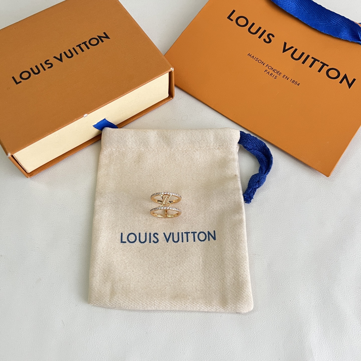 】。新款。原单货LV 戒指🔹🔹Louis Vuitton 路易威登 戒指🔹专柜一致材质 火爆款出货 设计