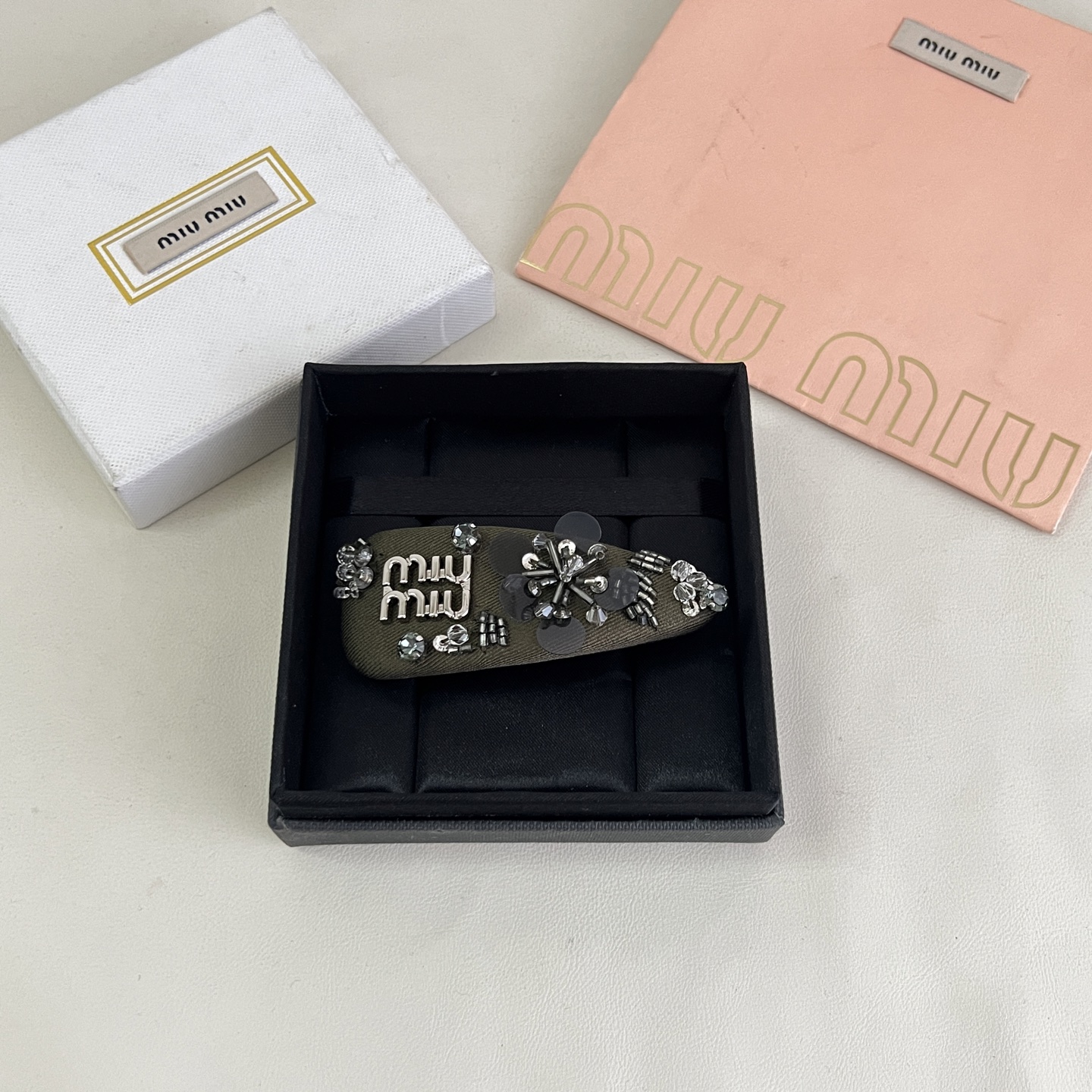】miumiu  发夹 出口订单最美单品 高级感十足 送礼自用都nice