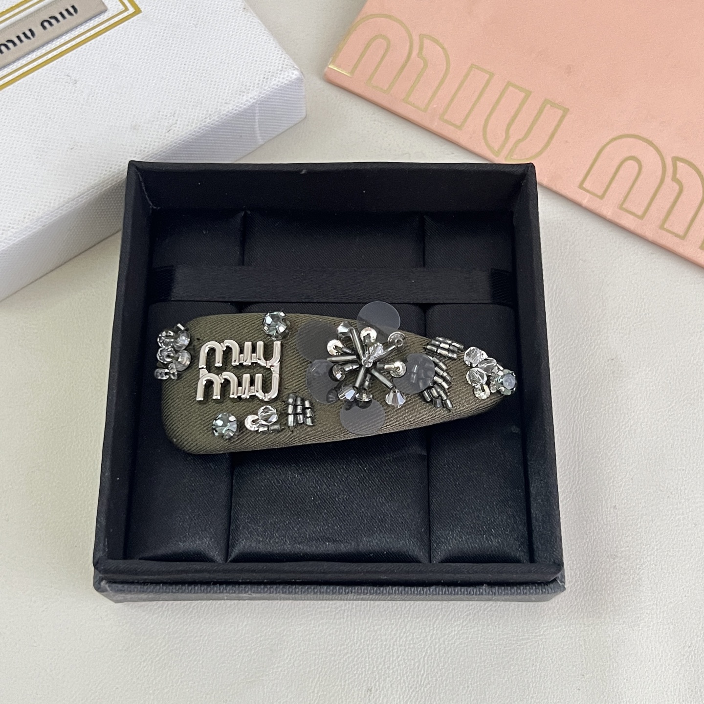】miumiu  发夹 出口订单最美单品 高级感十足 送礼自用都nice
