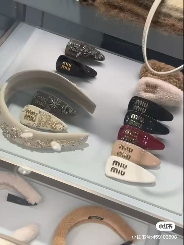 】miumiu  发夹 出口订单最美单品 高级感十足 送礼自用都nice