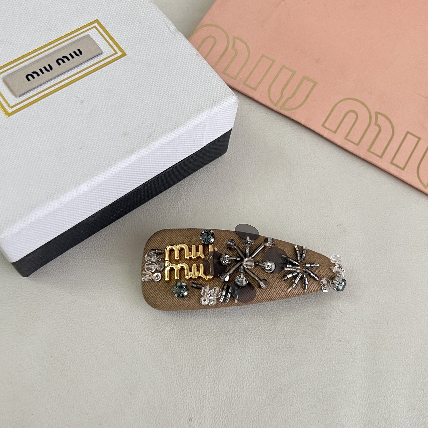 】miumiu  发夹 出口订单最美单品 高级感十足 送礼自用都nice