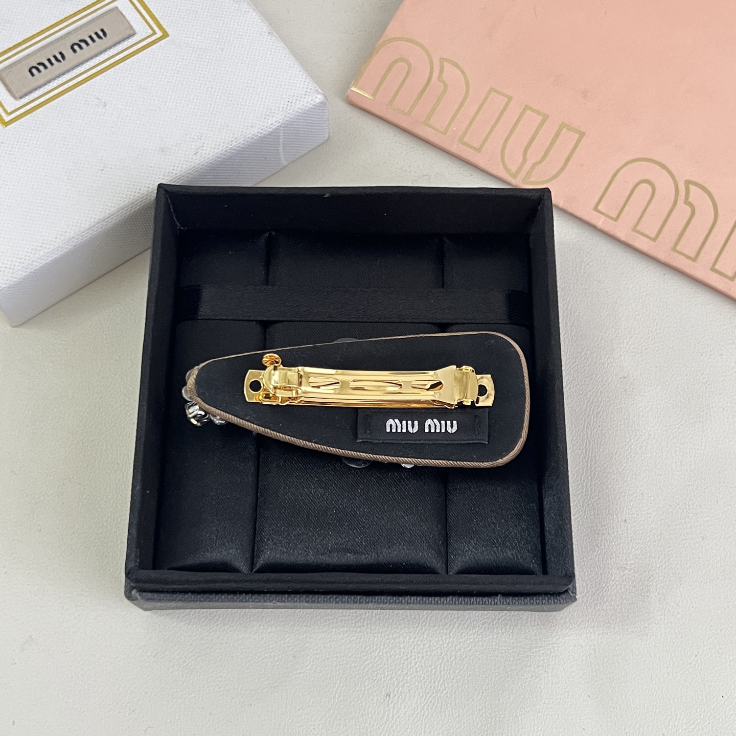 】miumiu  发夹 出口订单最美单品 高级感十足 送礼自用都nice