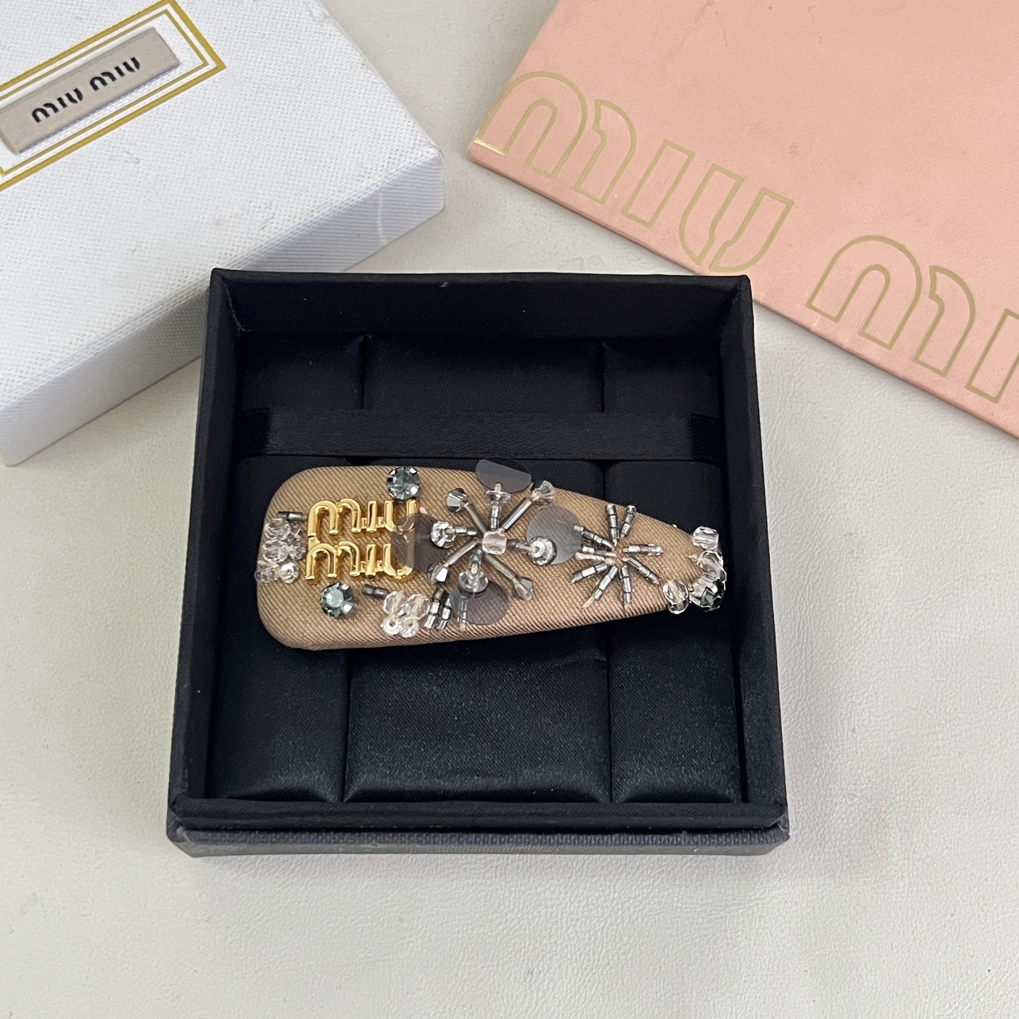 】miumiu  发夹 出口订单最美单品 高级感十足 送礼自用都nice