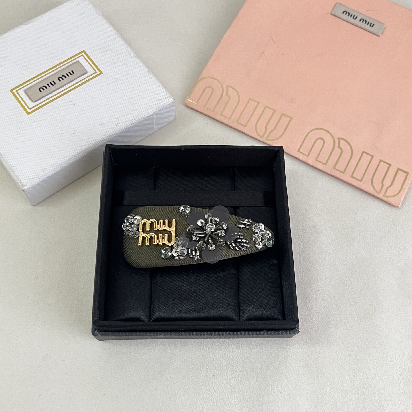 】miumiu  发夹 出口订单最美单品 高级感十足 送礼自用都nice