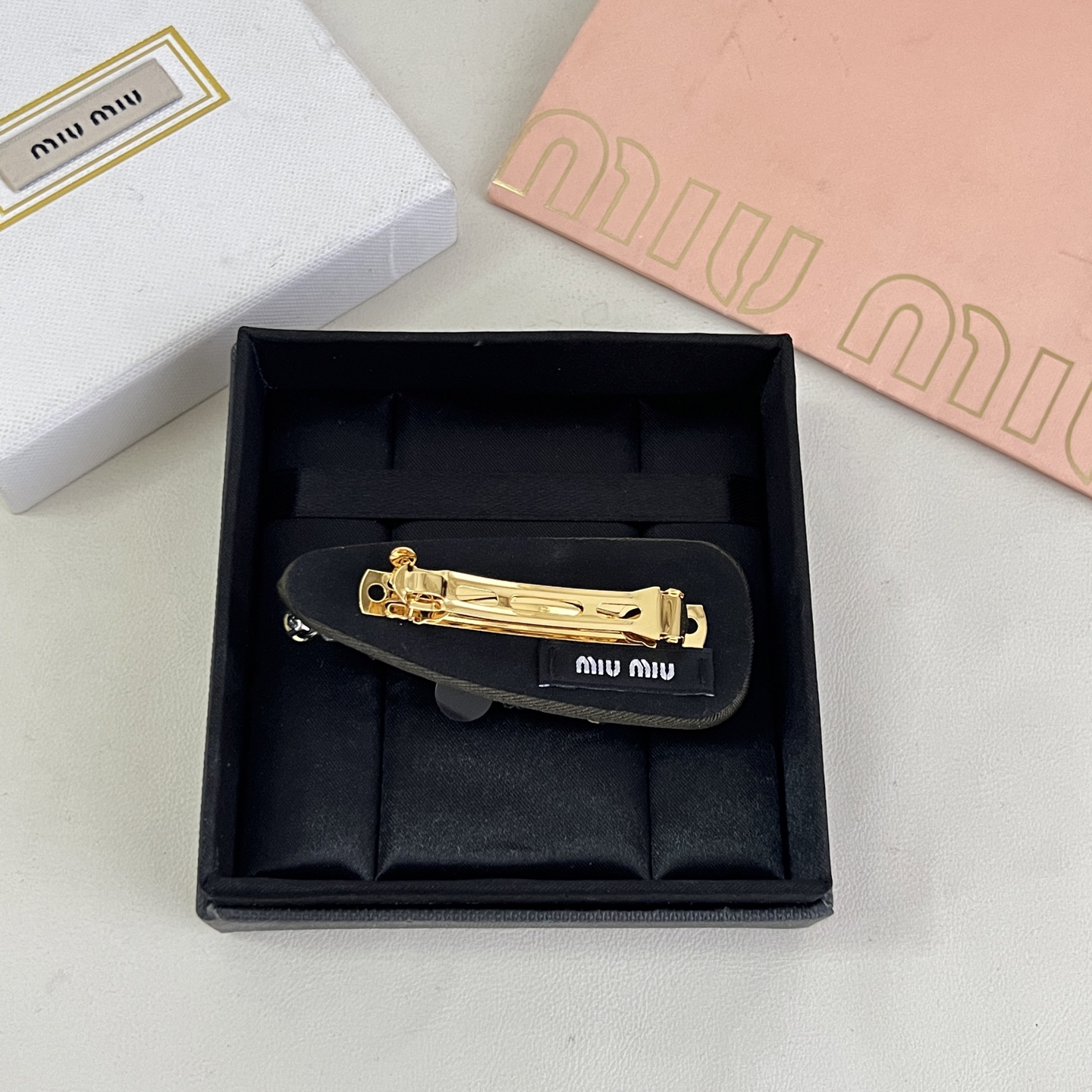 】miumiu  发夹 出口订单最美单品 高级感十足 送礼自用都nice