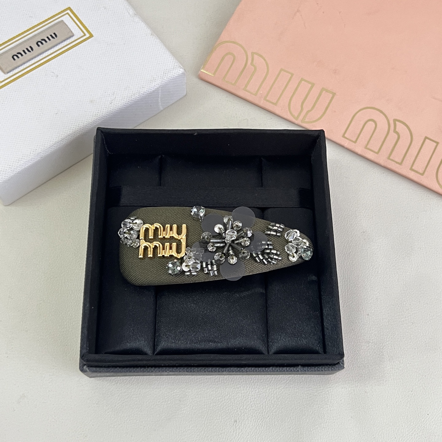】miumiu  发夹 出口订单最美单品 高级感十足 送礼自用都nice