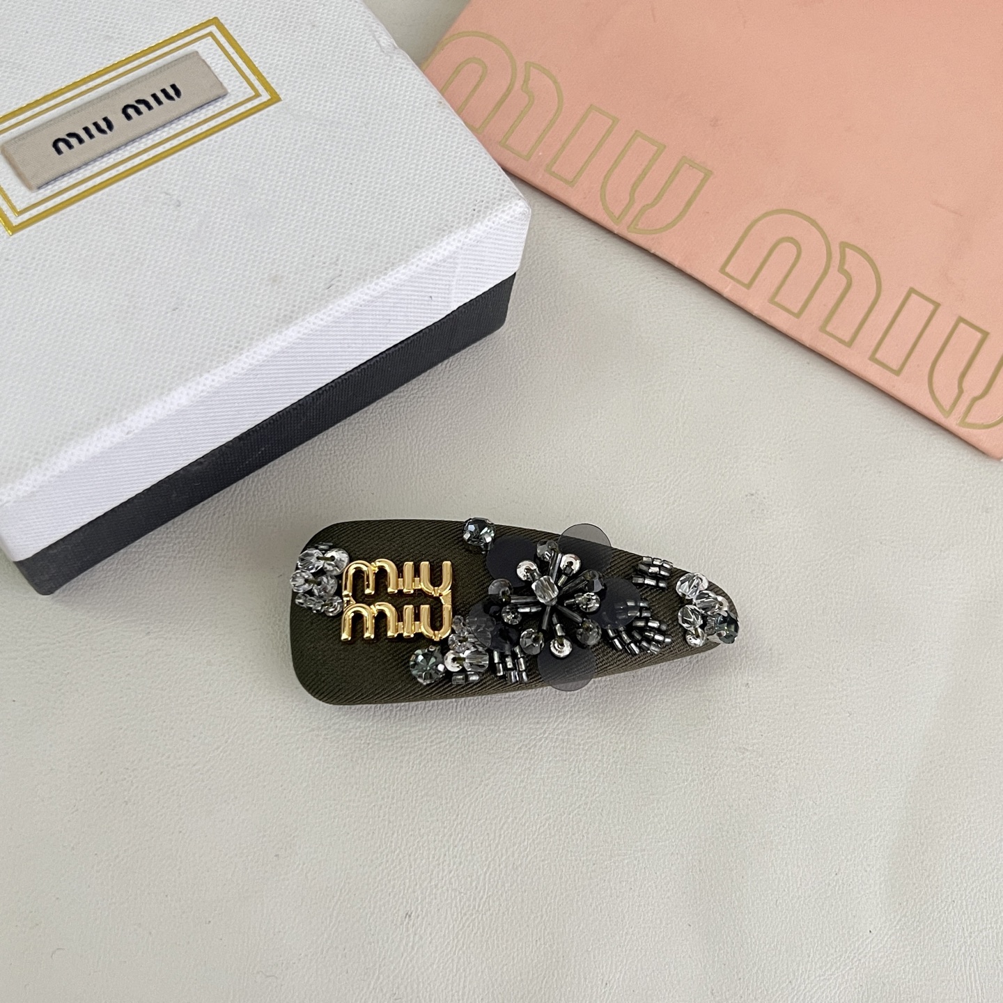 】miumiu  发夹 出口订单最美单品 高级感十足 送礼自用都nice
