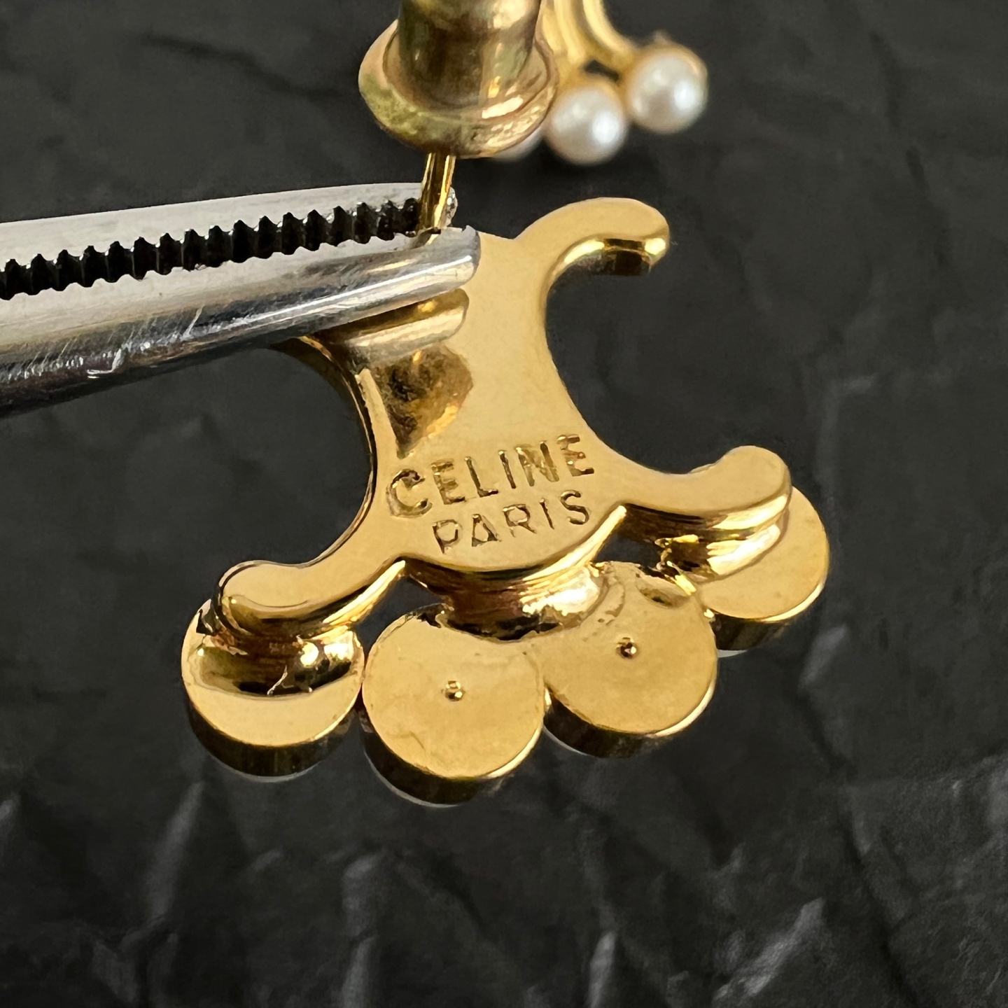 】Celine 赛琳 耳环 一直是简约时尚界的标杆大胆的设计 百看不厌▪️搭配起来更Fashion ✨✨