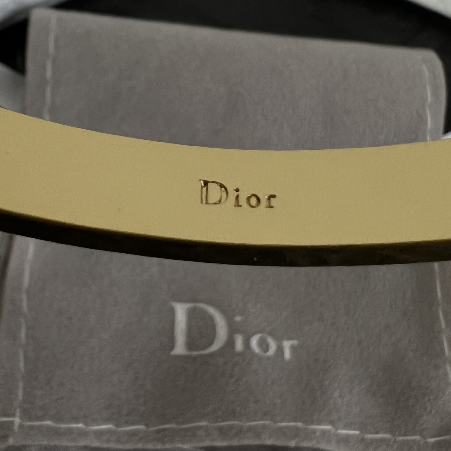 】👑Dior 迪奥  中古 手镯 专柜一致上新 精选原版一致 黄铜材质 甜美气质高雅。