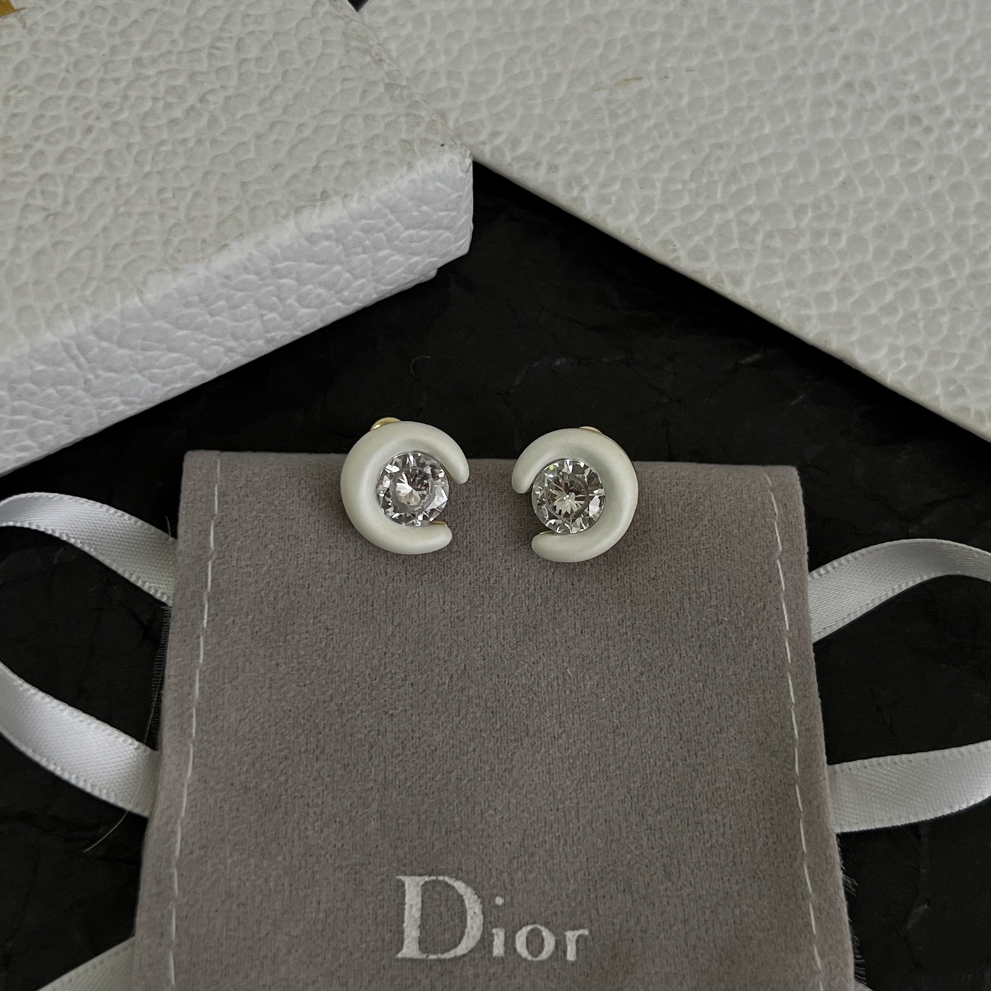 】👑Dior 迪奥  中古 耳钉 专柜一致上新 精选原版一致 黄铜材质 甜美气质高雅。