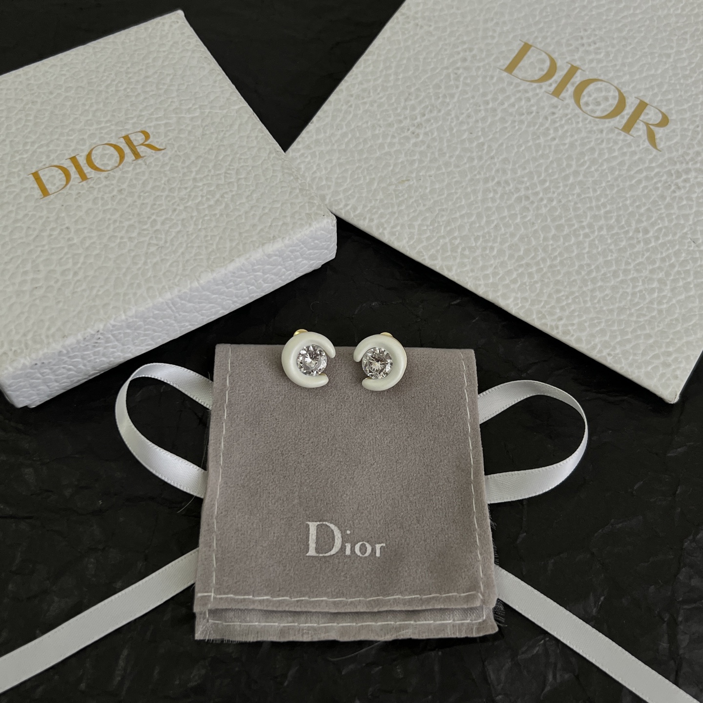 】👑Dior 迪奥  中古 耳钉 专柜一致上新 精选原版一致 黄铜材质 甜美气质高雅。