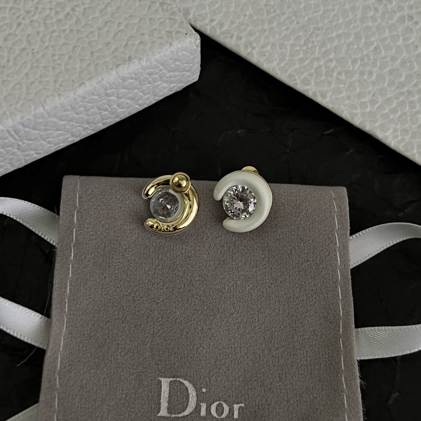 】👑Dior 迪奥  中古 耳钉 专柜一致上新 精选原版一致 黄铜材质 甜美气质高雅。